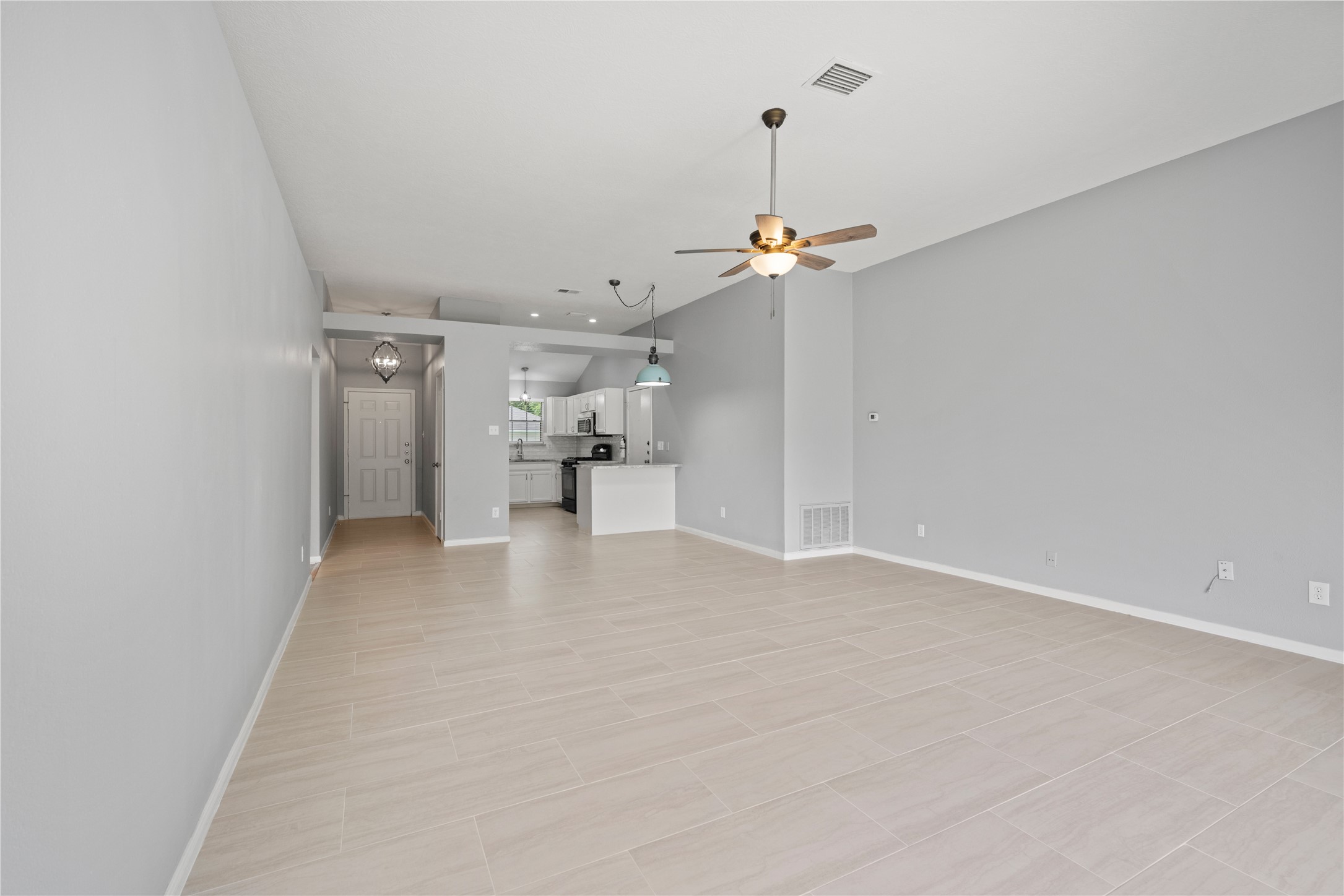 23418 Summer Pine Drive Property Photo 8