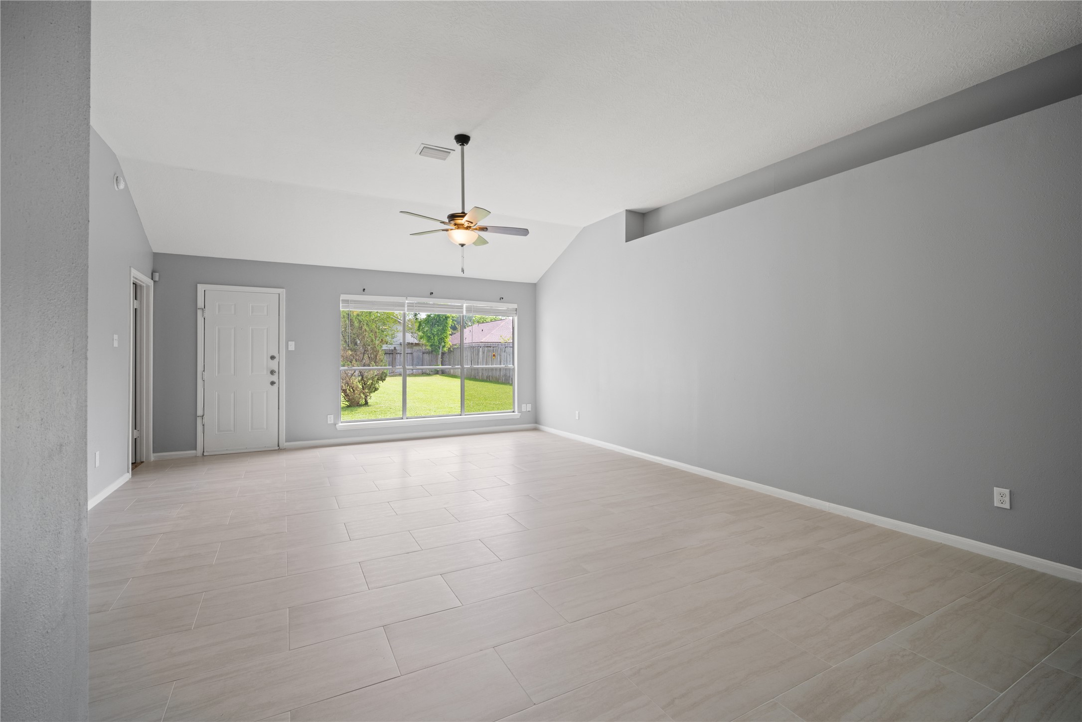 23418 Summer Pine Drive Property Photo 9