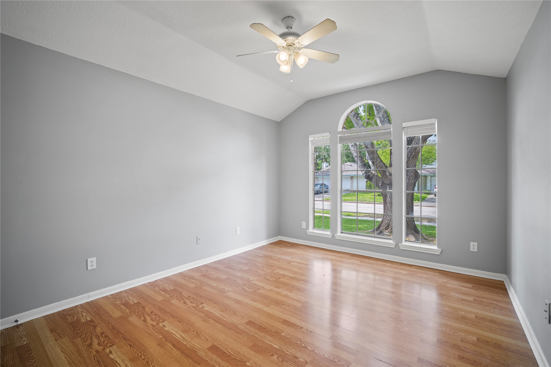 23418 Summer Pine Drive Property Photo 16