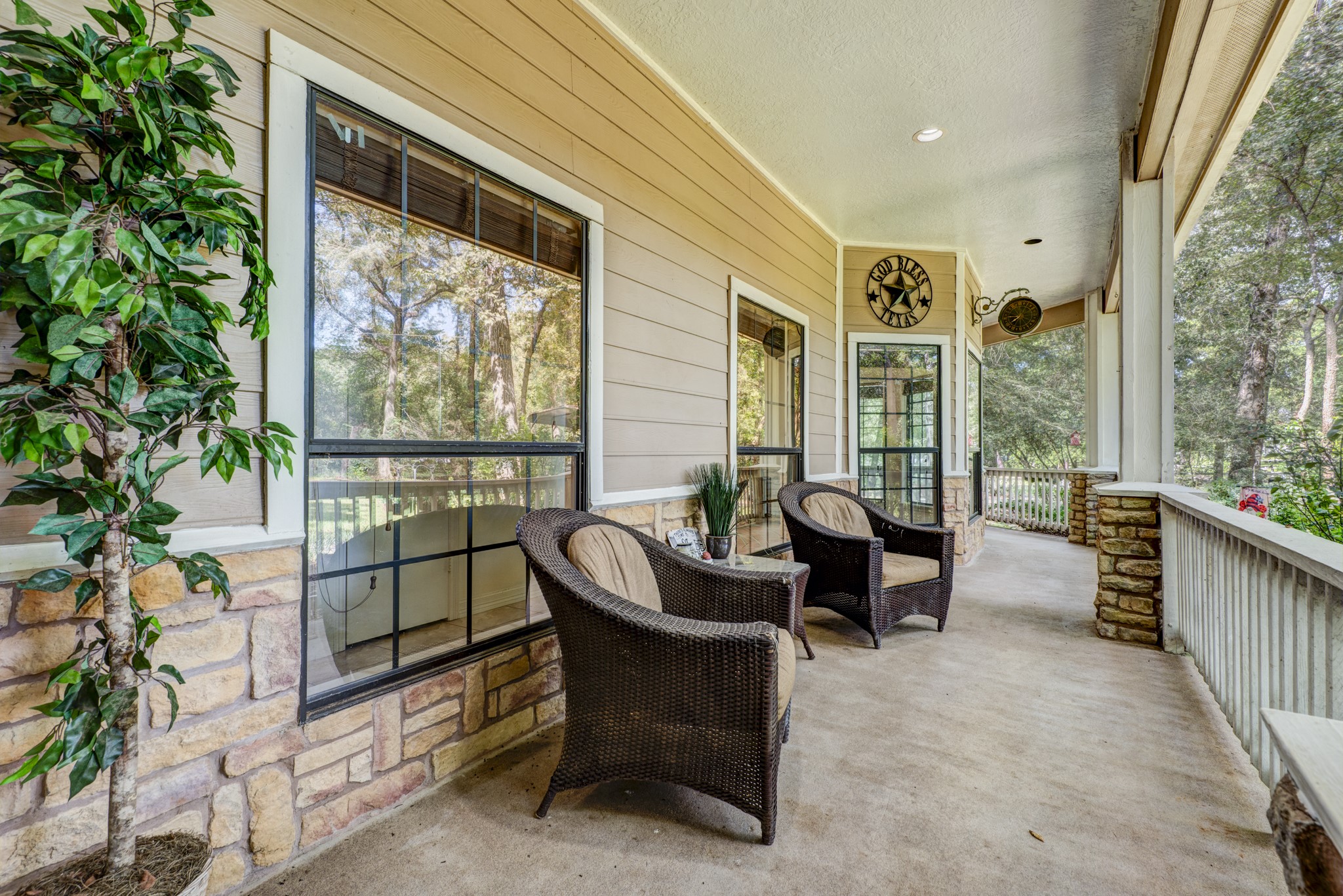 21015 Imperial Oak Drive Property Photo 3
