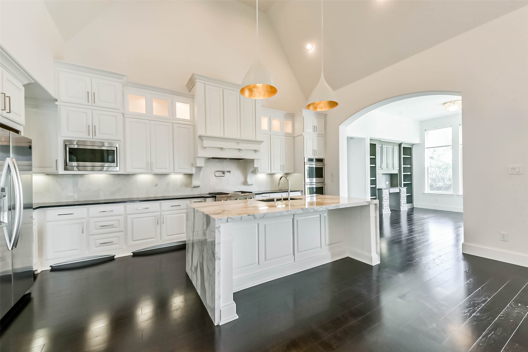 21103 Falling Dawn Drive Property Photo 4