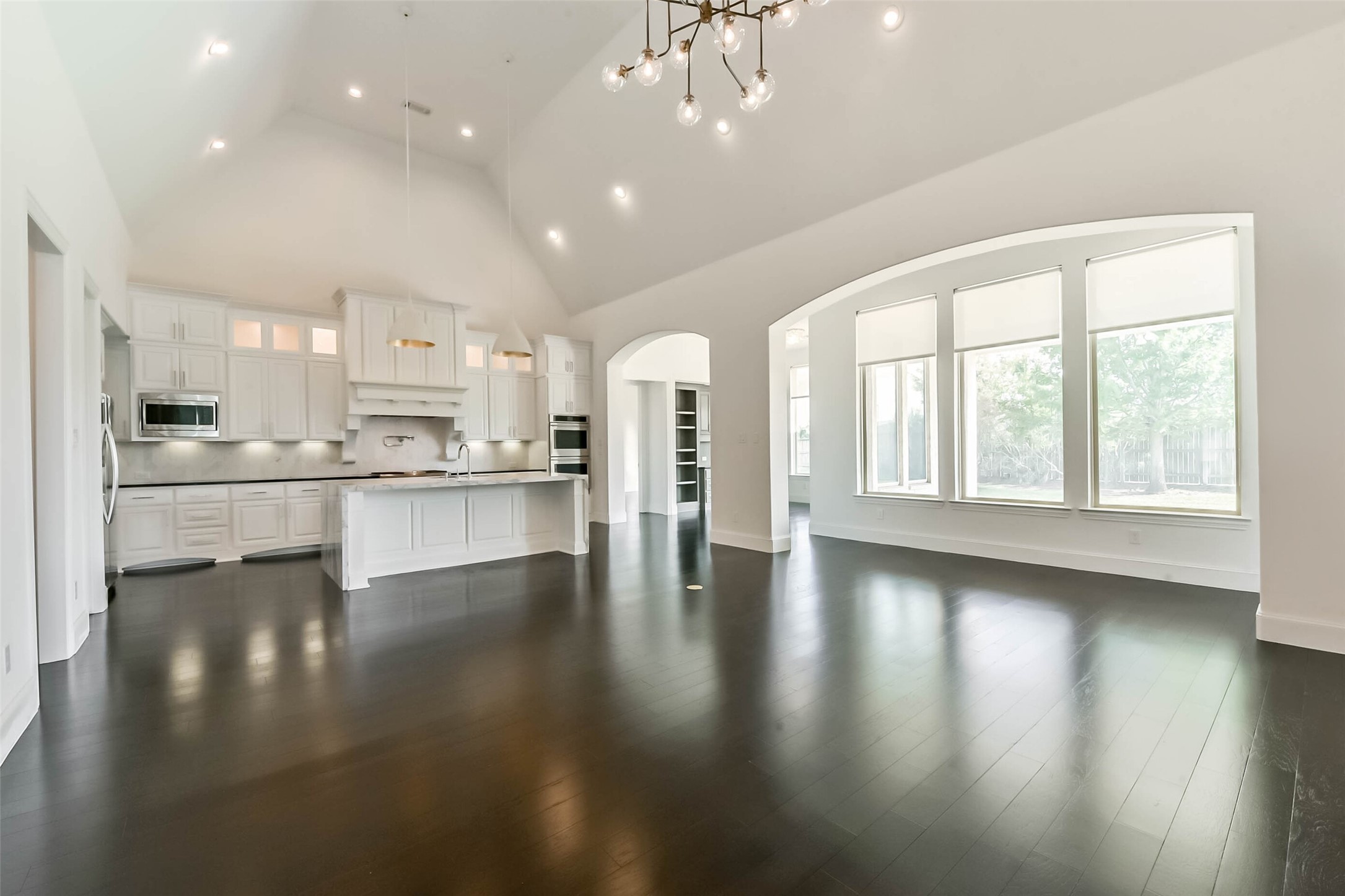 21103 Falling Dawn Drive Property Photo 5