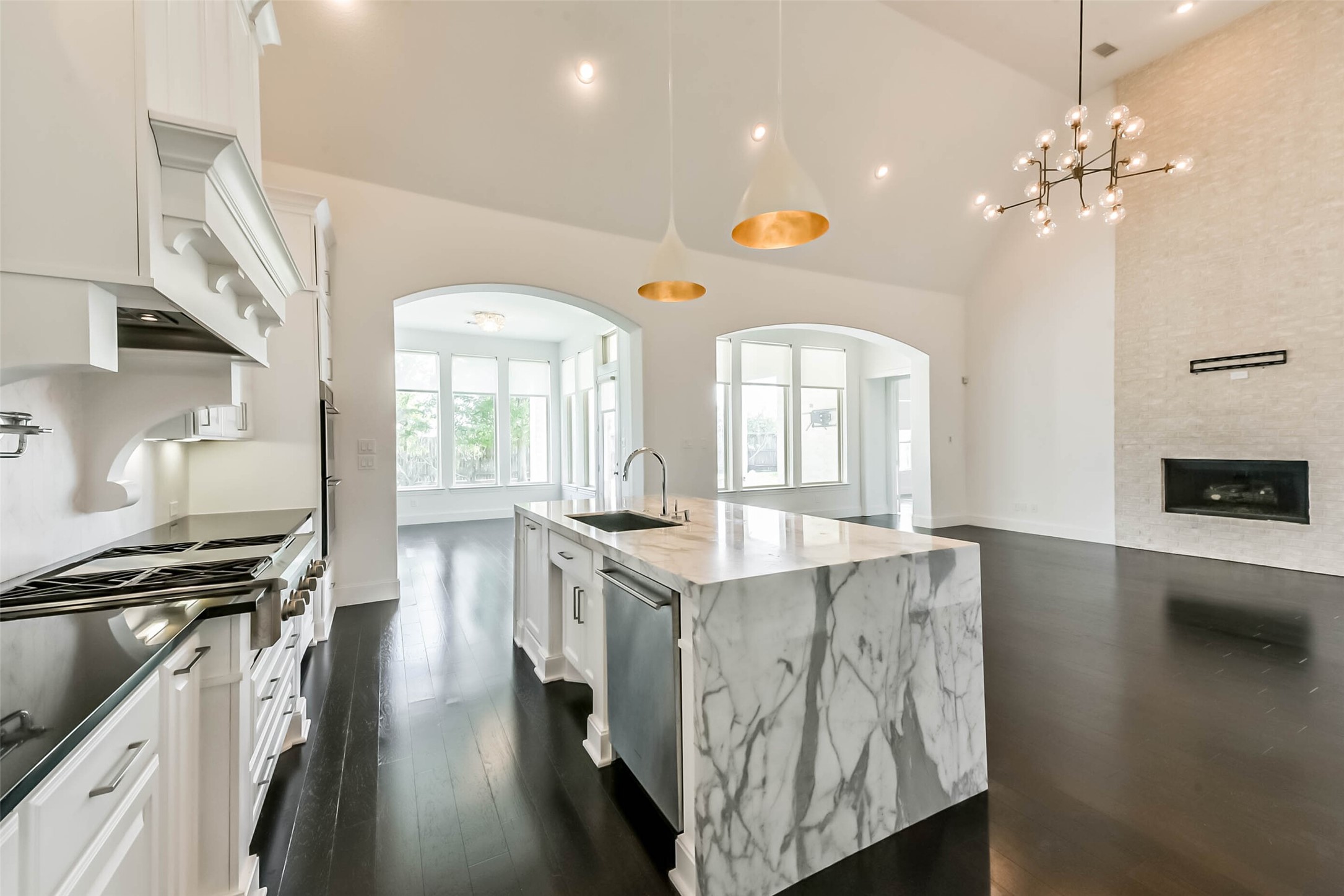 21103 Falling Dawn Drive Property Photo 6