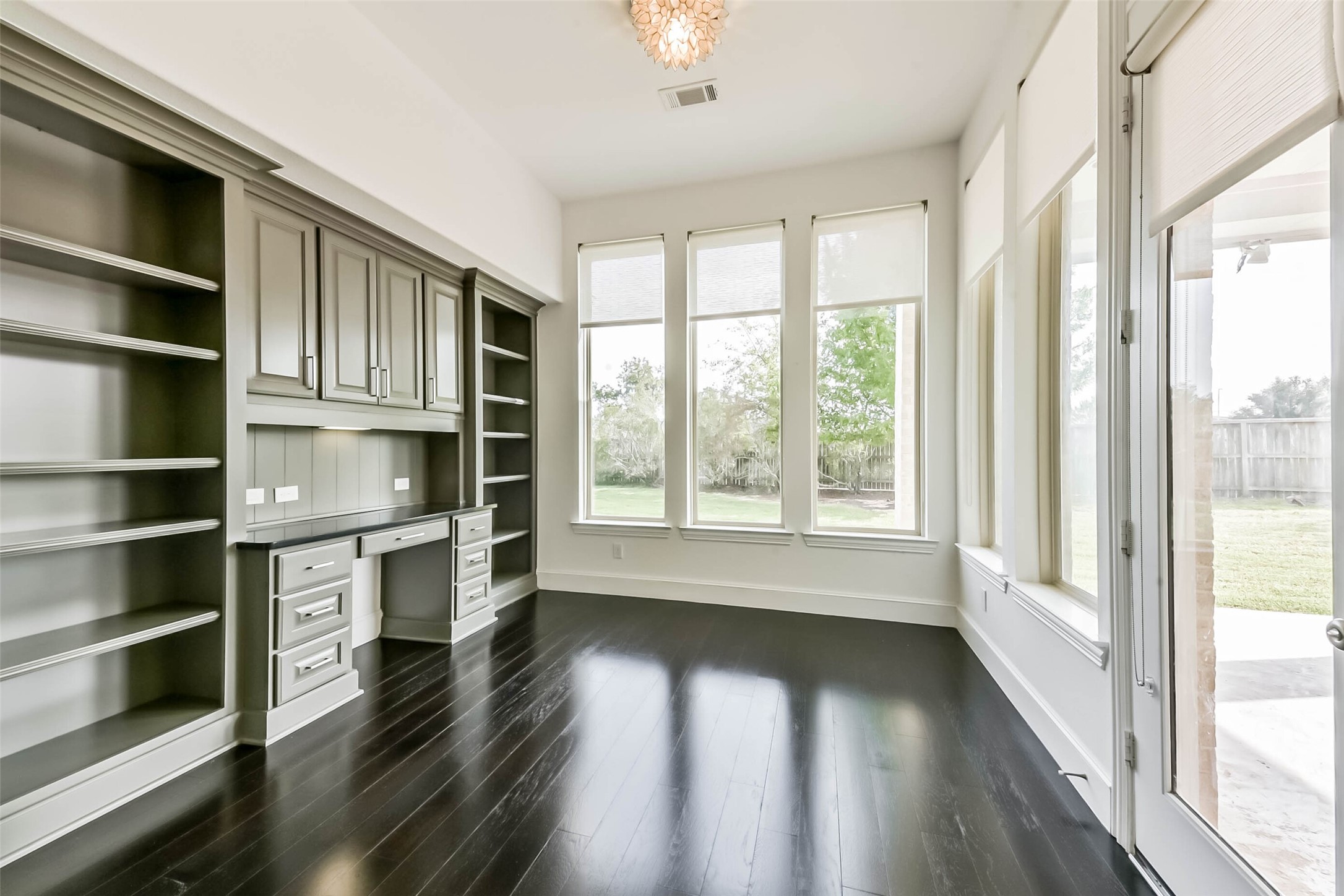 21103 Falling Dawn Drive Property Photo 17