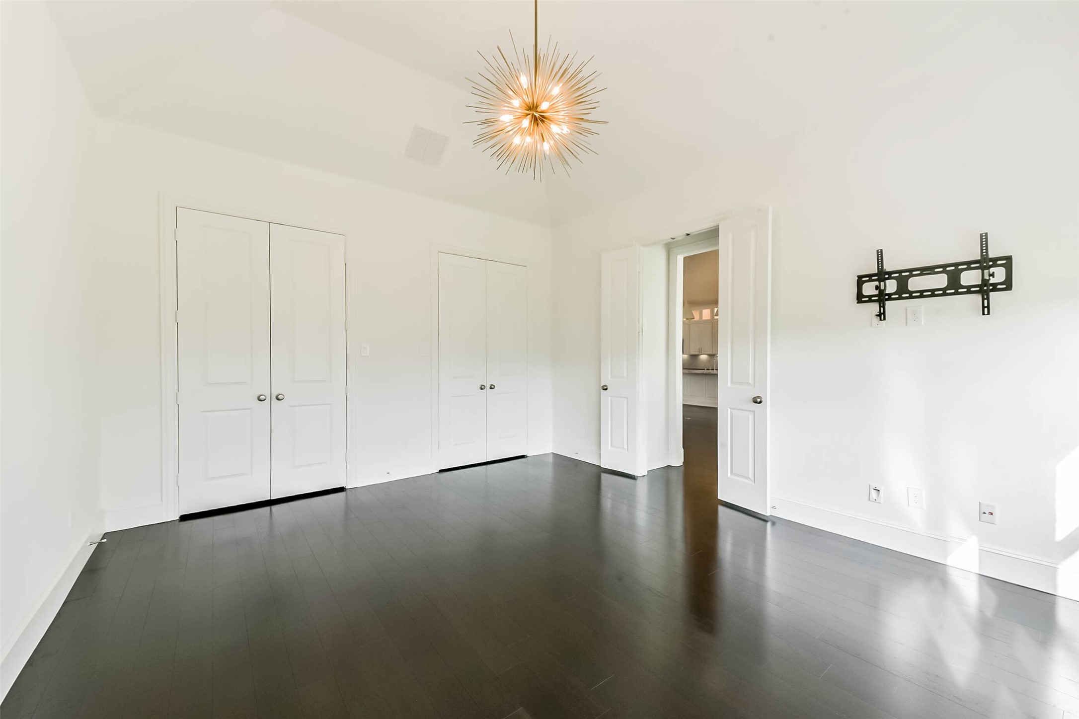 21103 Falling Dawn Drive Property Photo 23