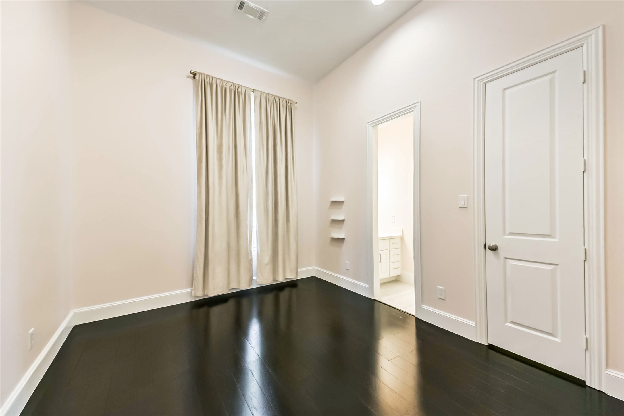 21103 Falling Dawn Drive Property Photo 34