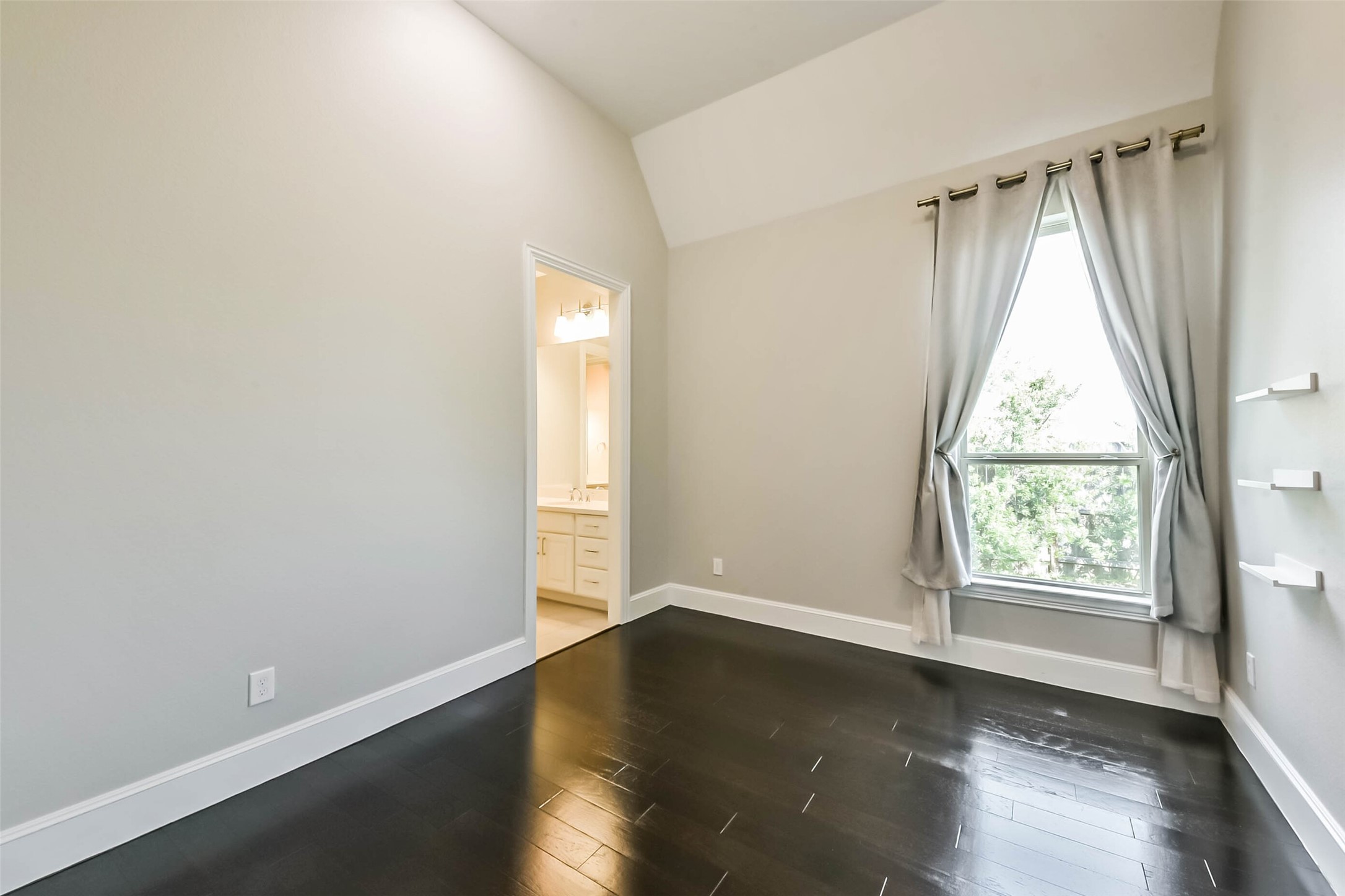 21103 Falling Dawn Drive Property Photo 35