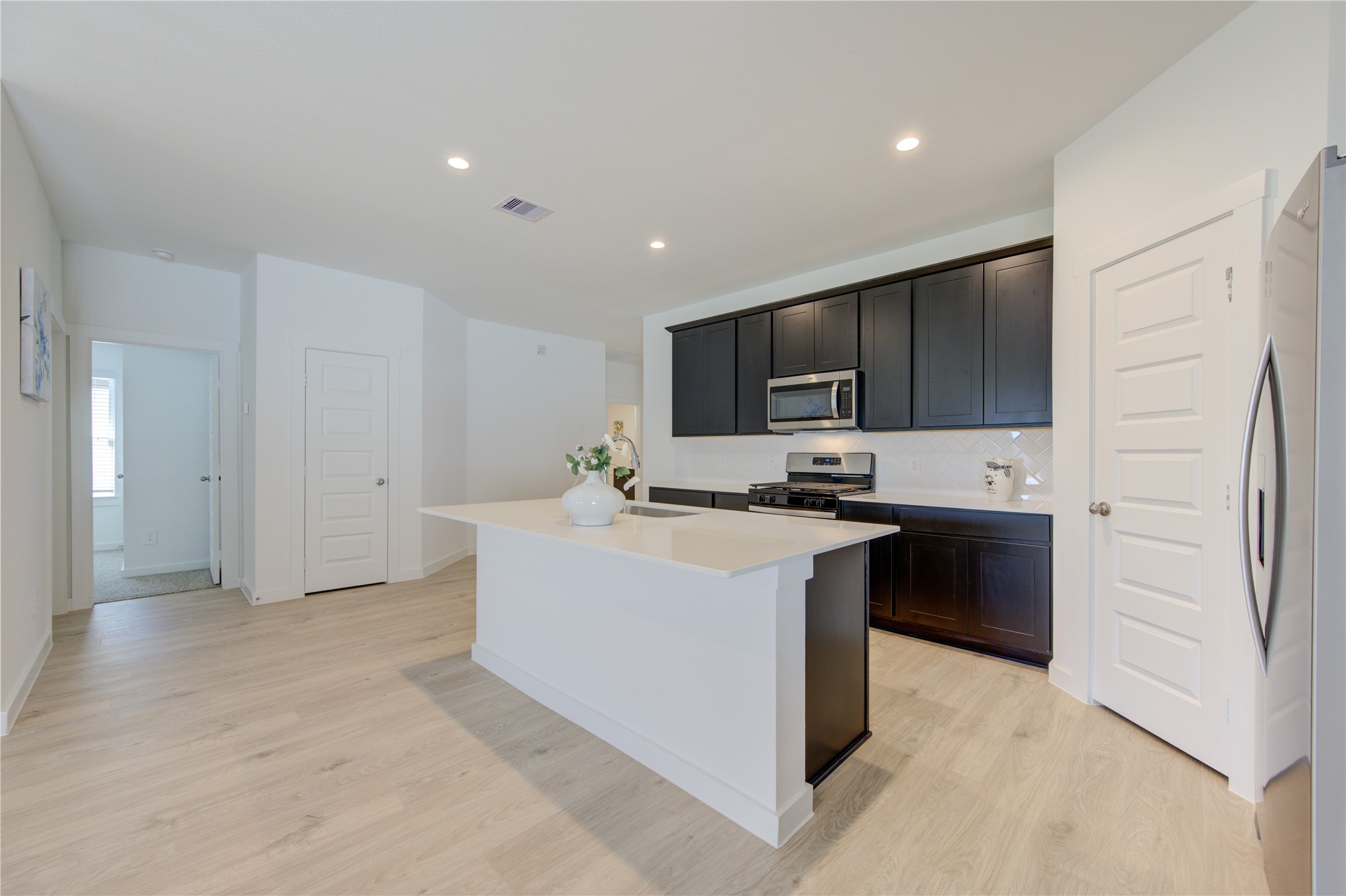 8038 Tropea Drive Property Photo 14