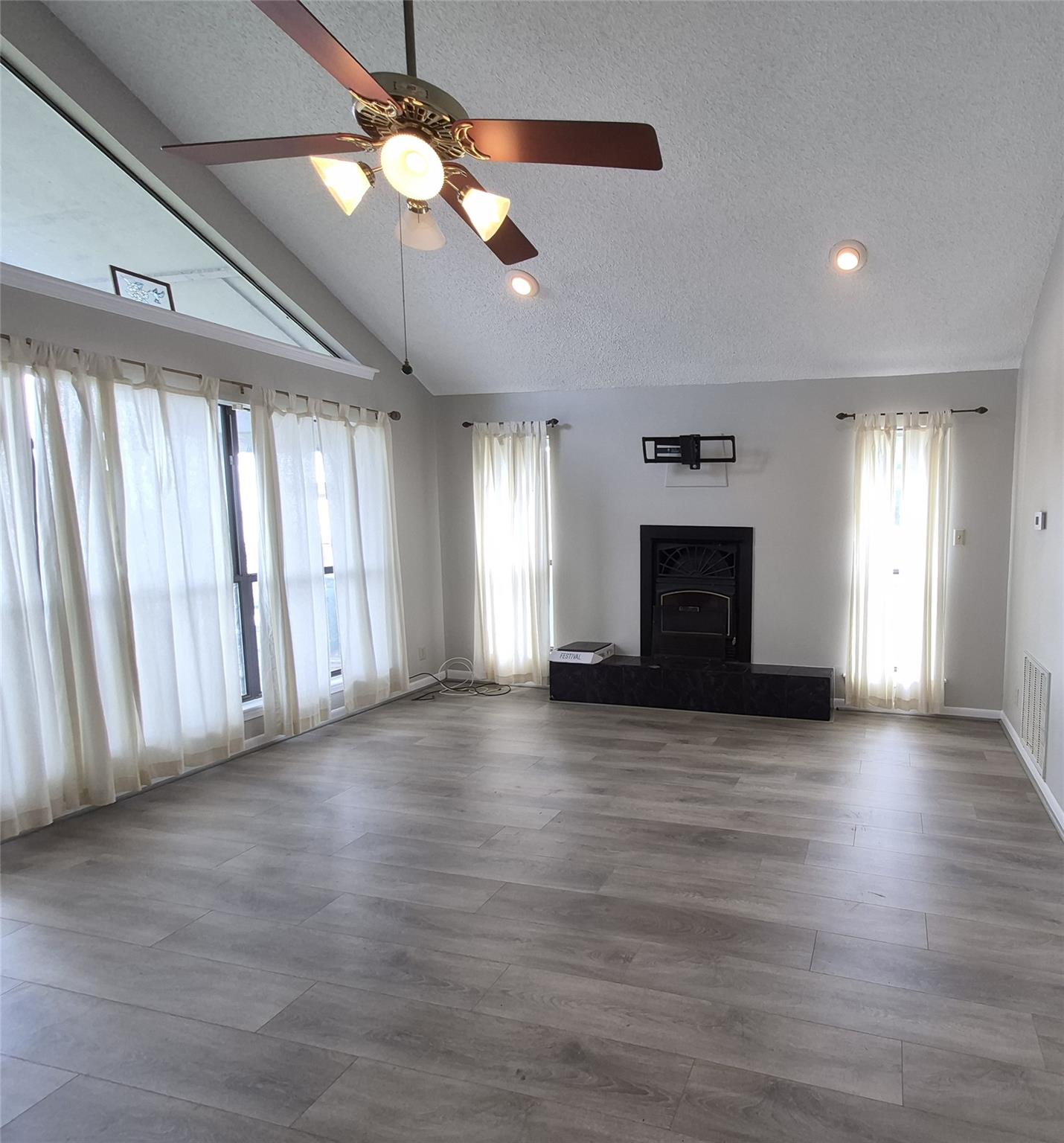 60 Hillcrest Drive Property Photo 21