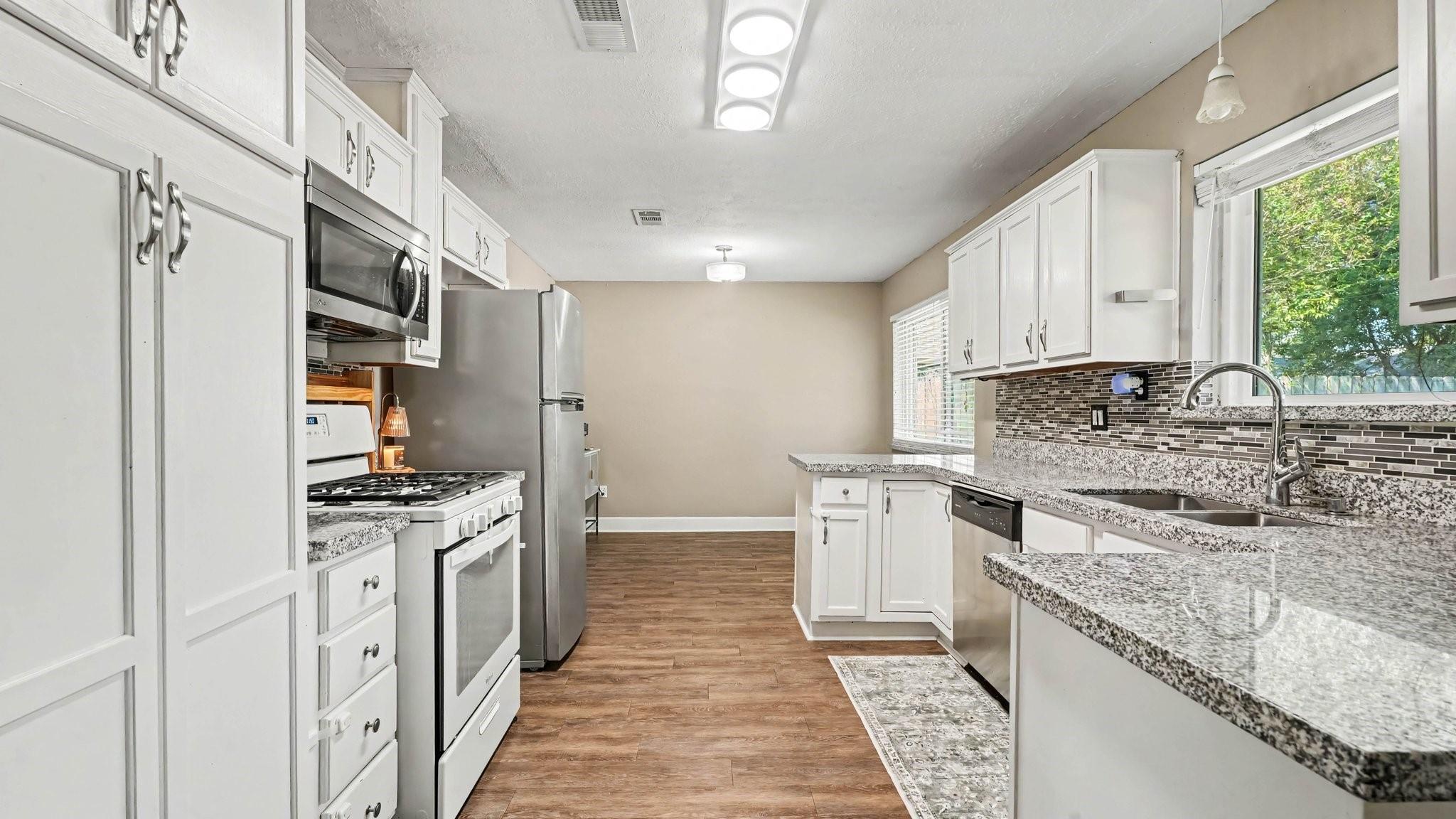 409 East X Street, Deer Park TX 77536 Property Photo 1