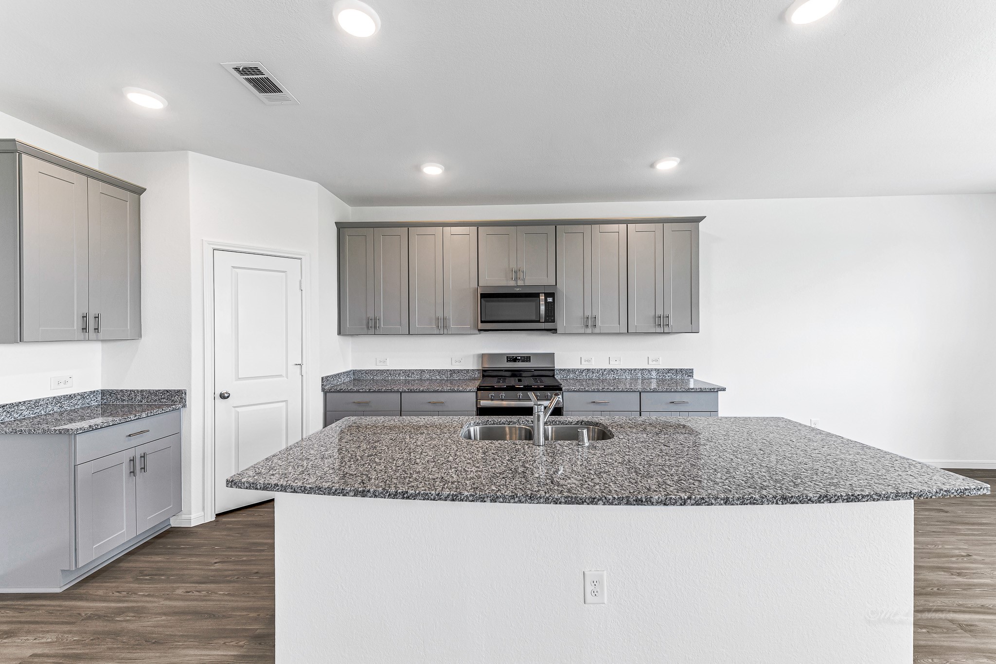 1029 Laguna Cove Drive Property Photo 10