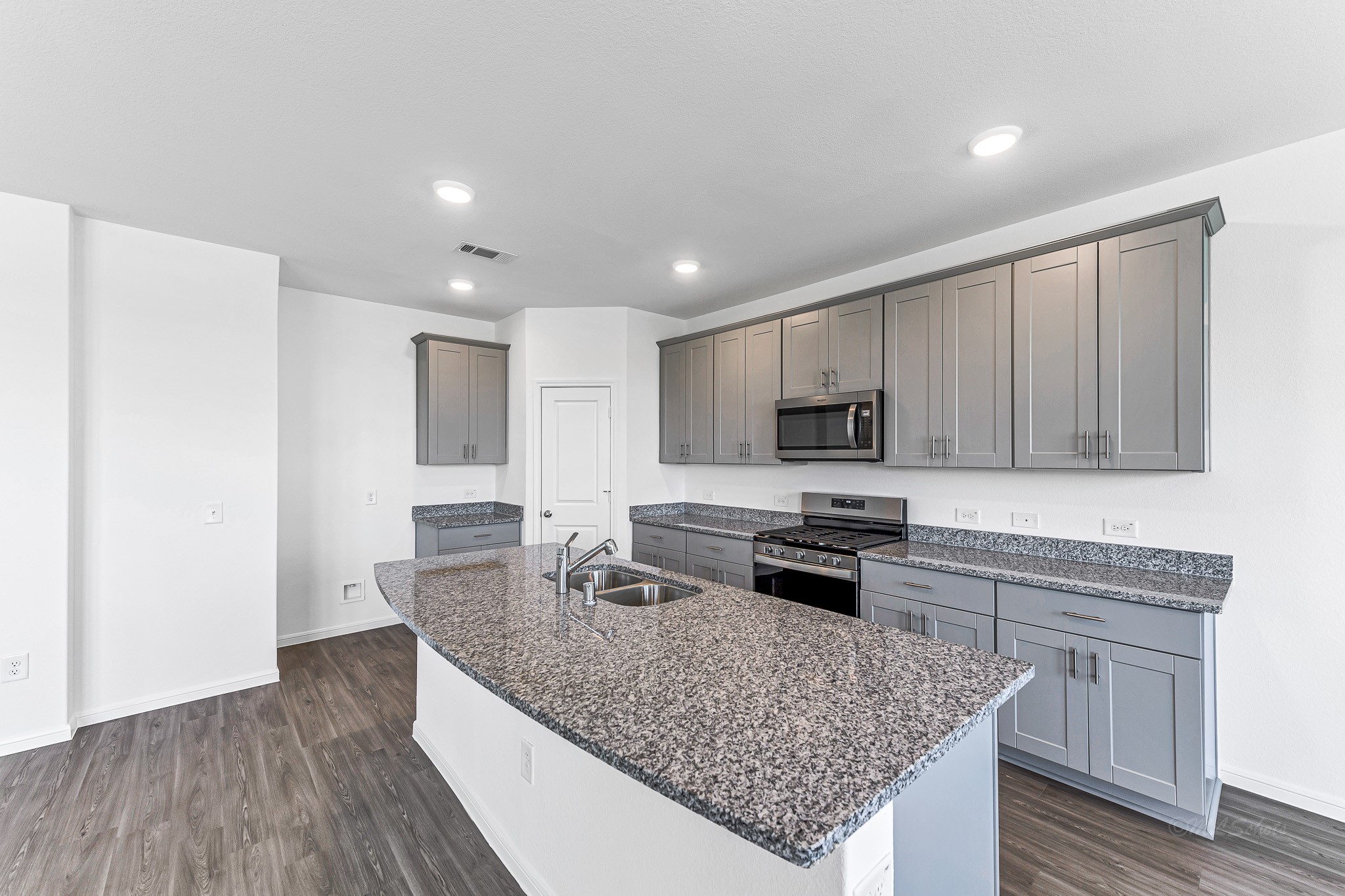 1029 Laguna Cove Drive Property Photo 11