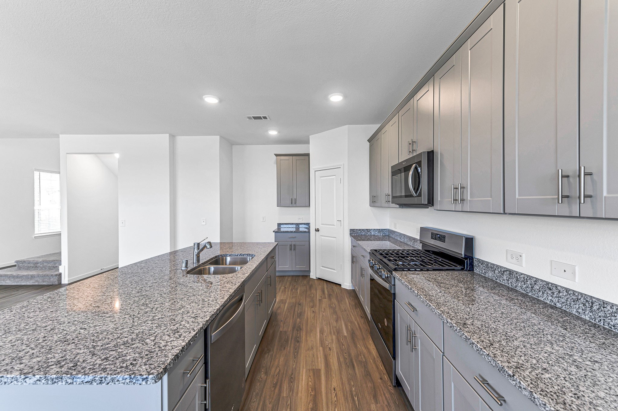 1029 Laguna Cove Drive Property Photo 12