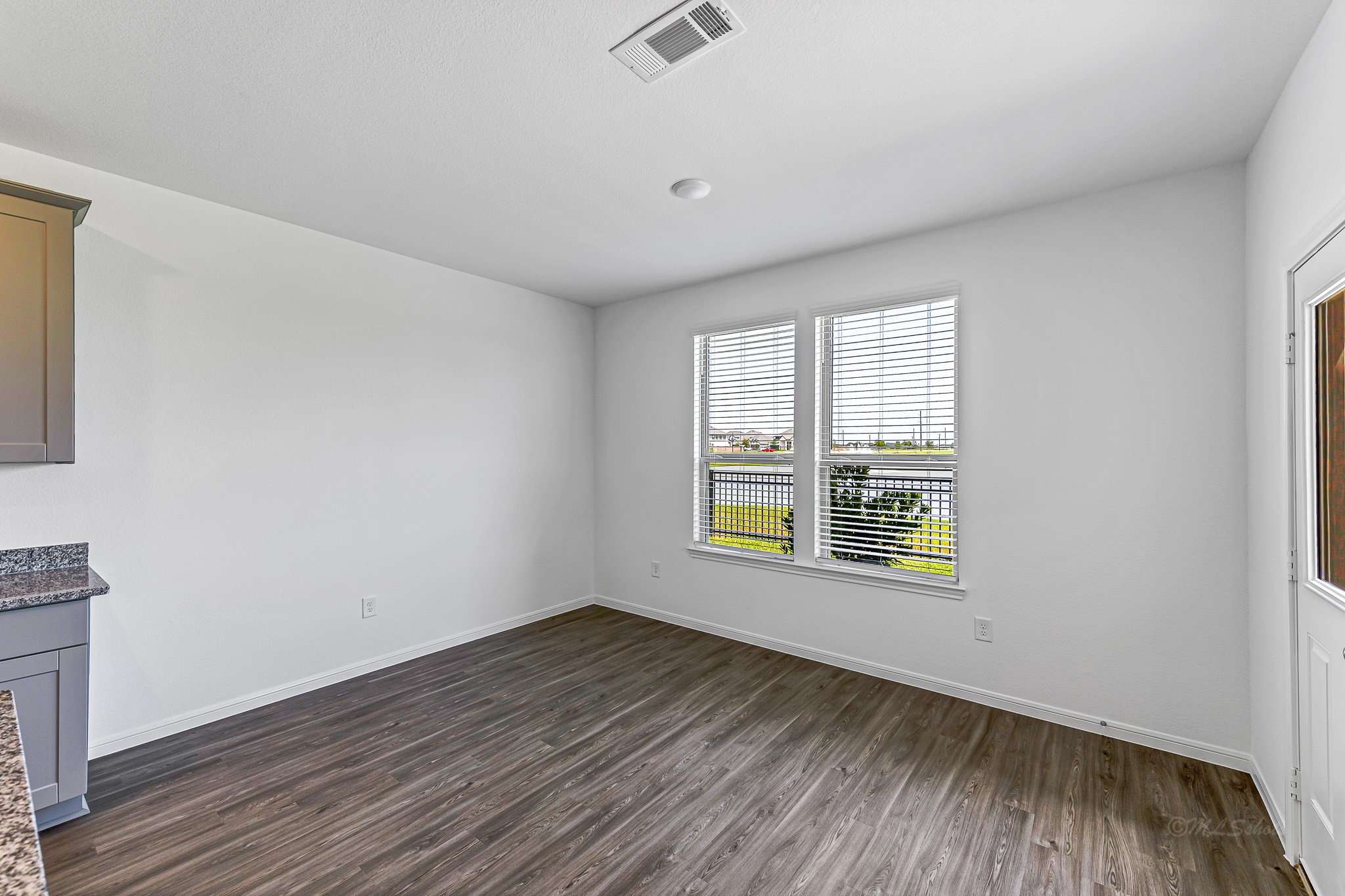 1029 Laguna Cove Drive Property Photo 14