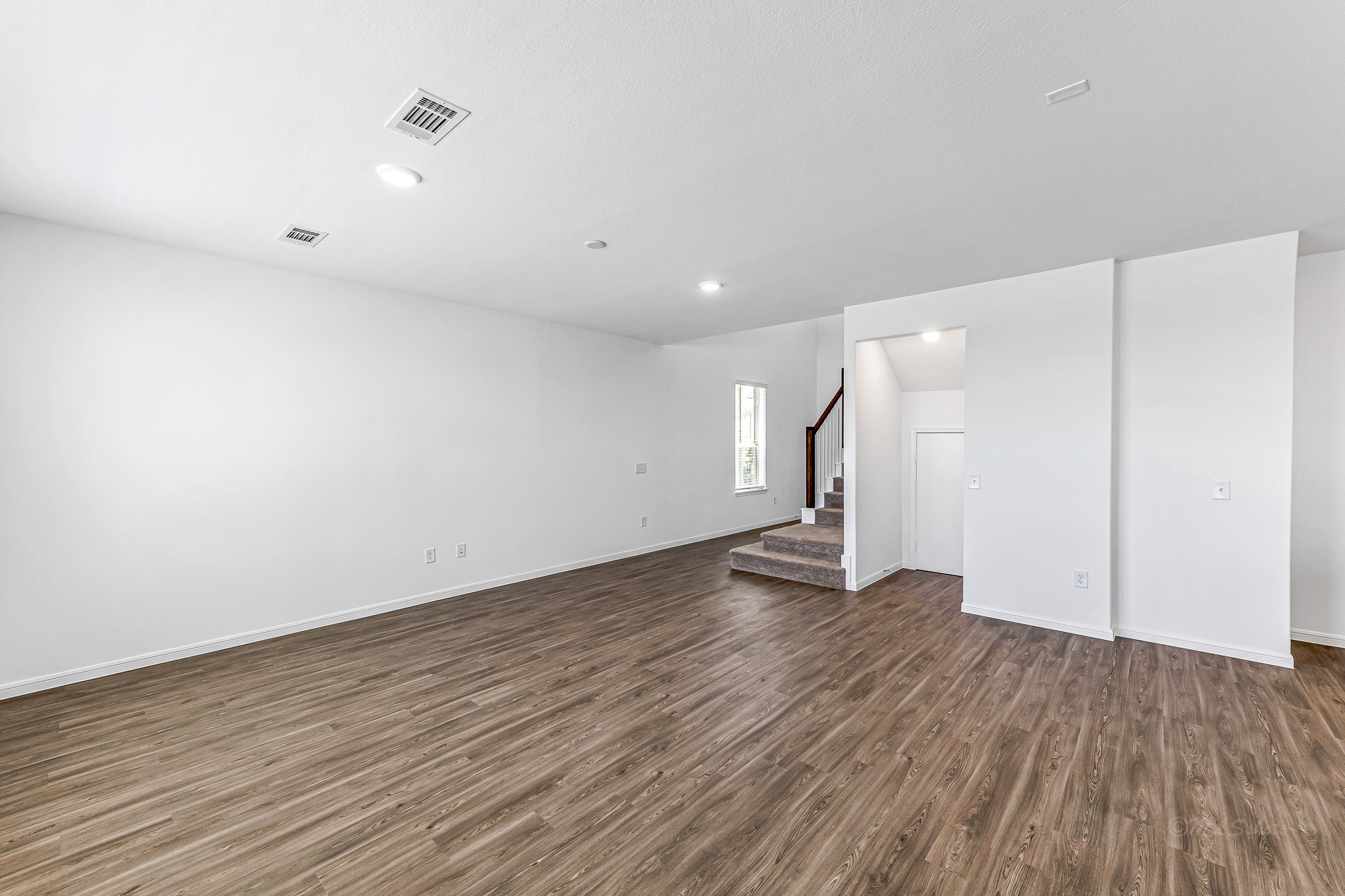 1029 Laguna Cove Drive Property Photo 15
