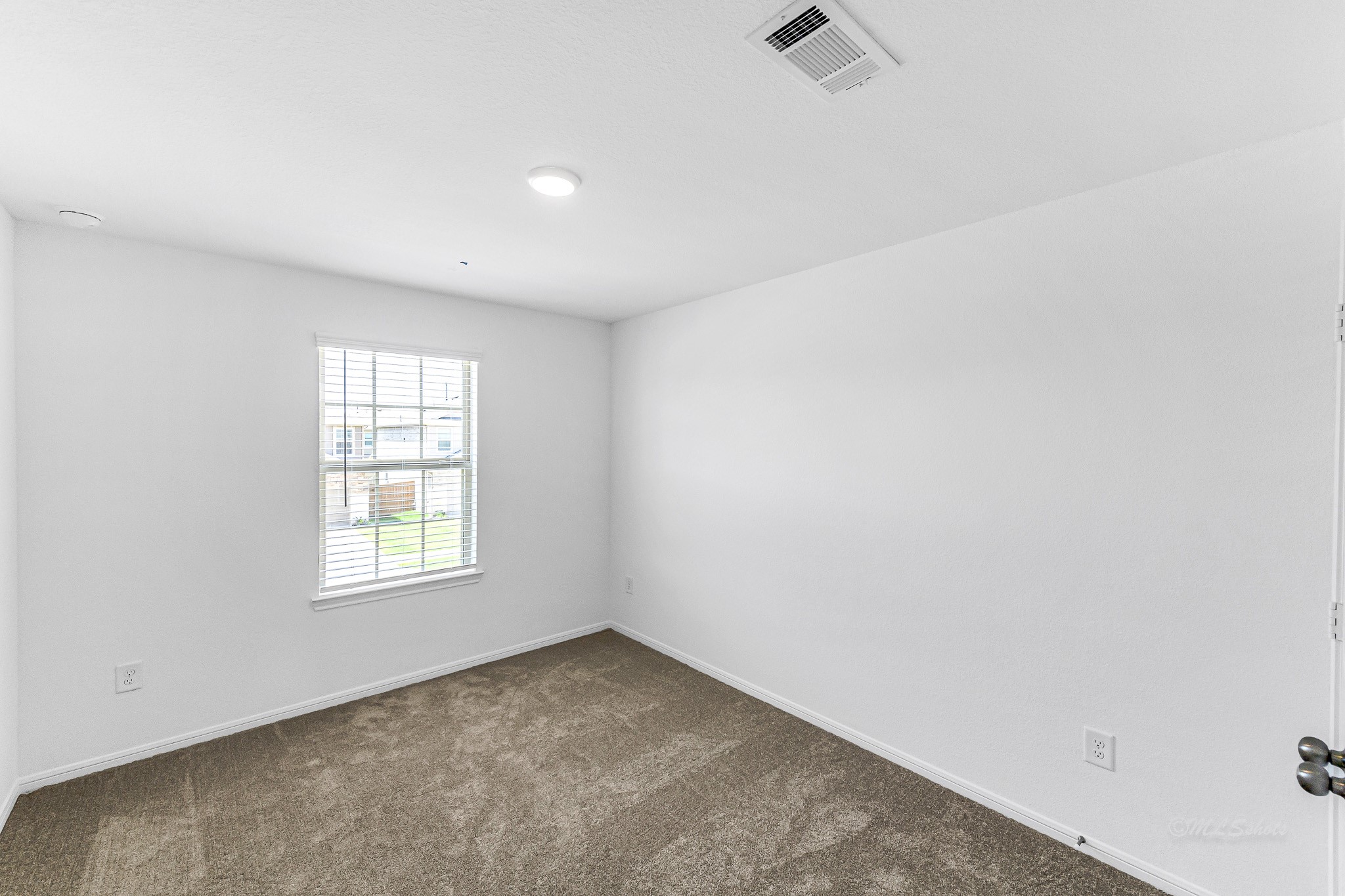 1029 Laguna Cove Drive Property Photo 27