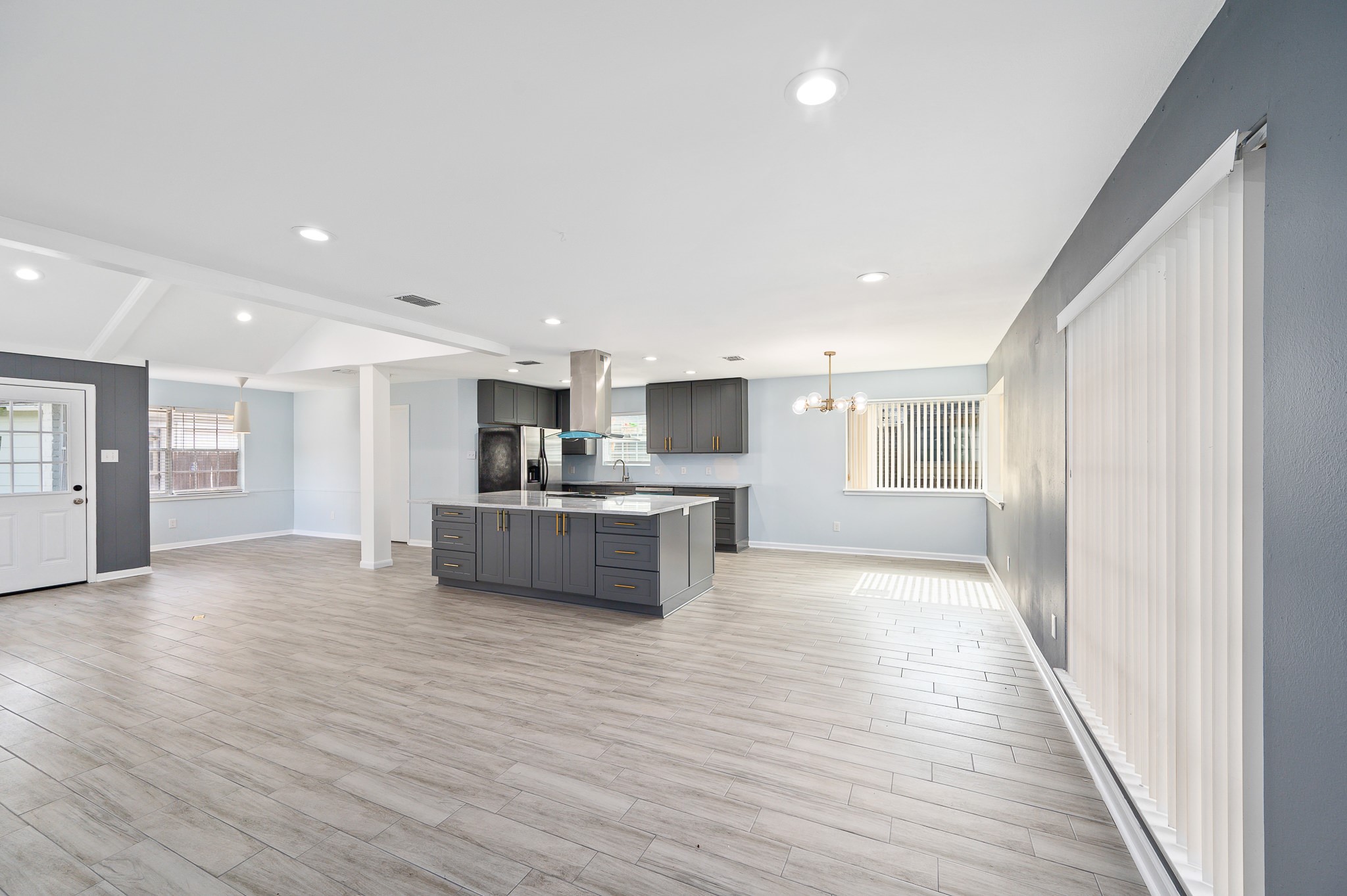 10623 Wickersham Lane Property Photo 8