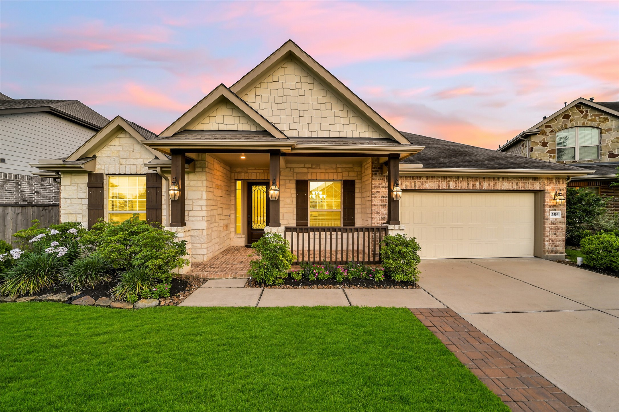 15519 Royal Trace Court Property Photo