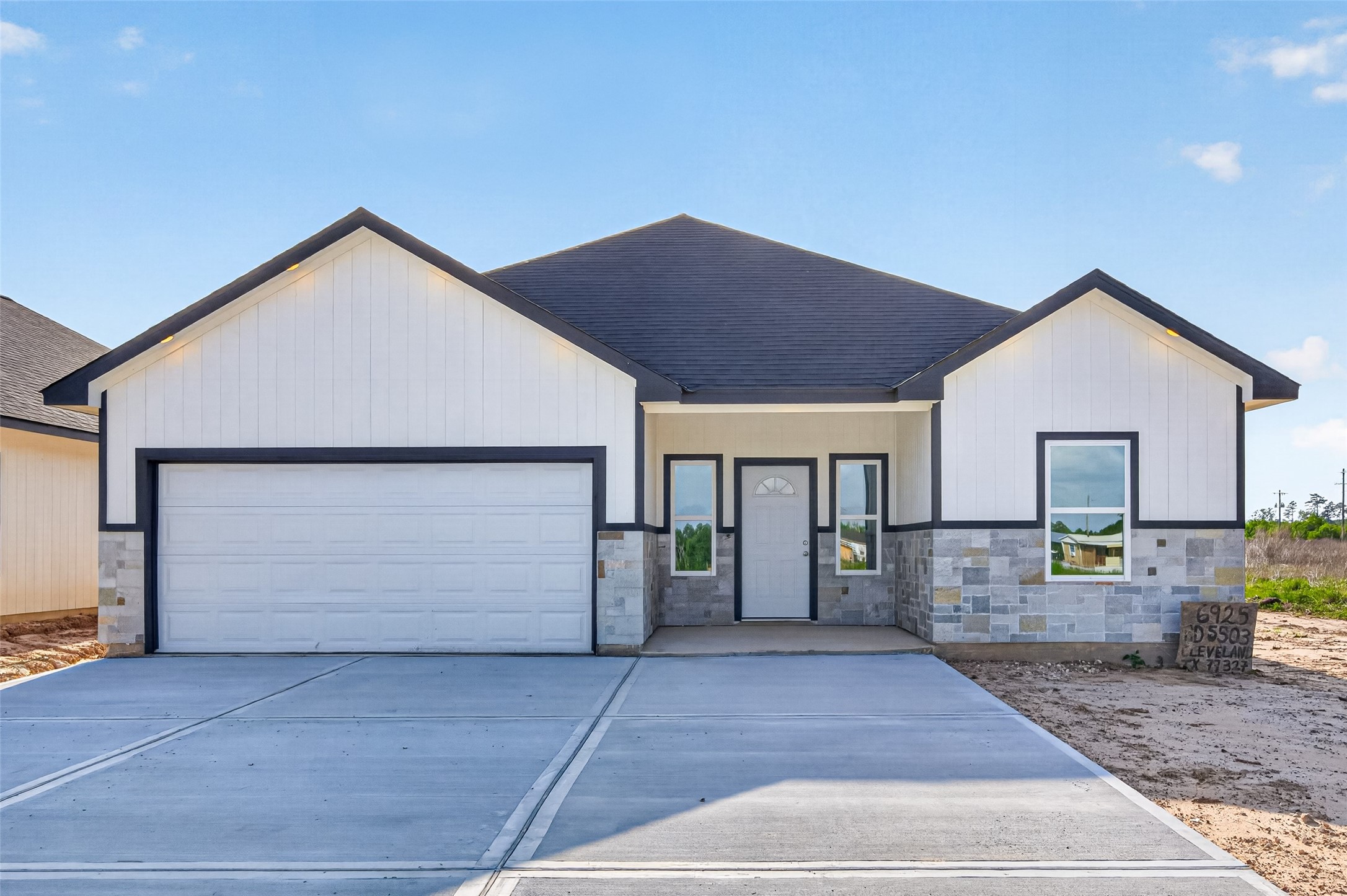 6921 Road 5503 Property Photo 1