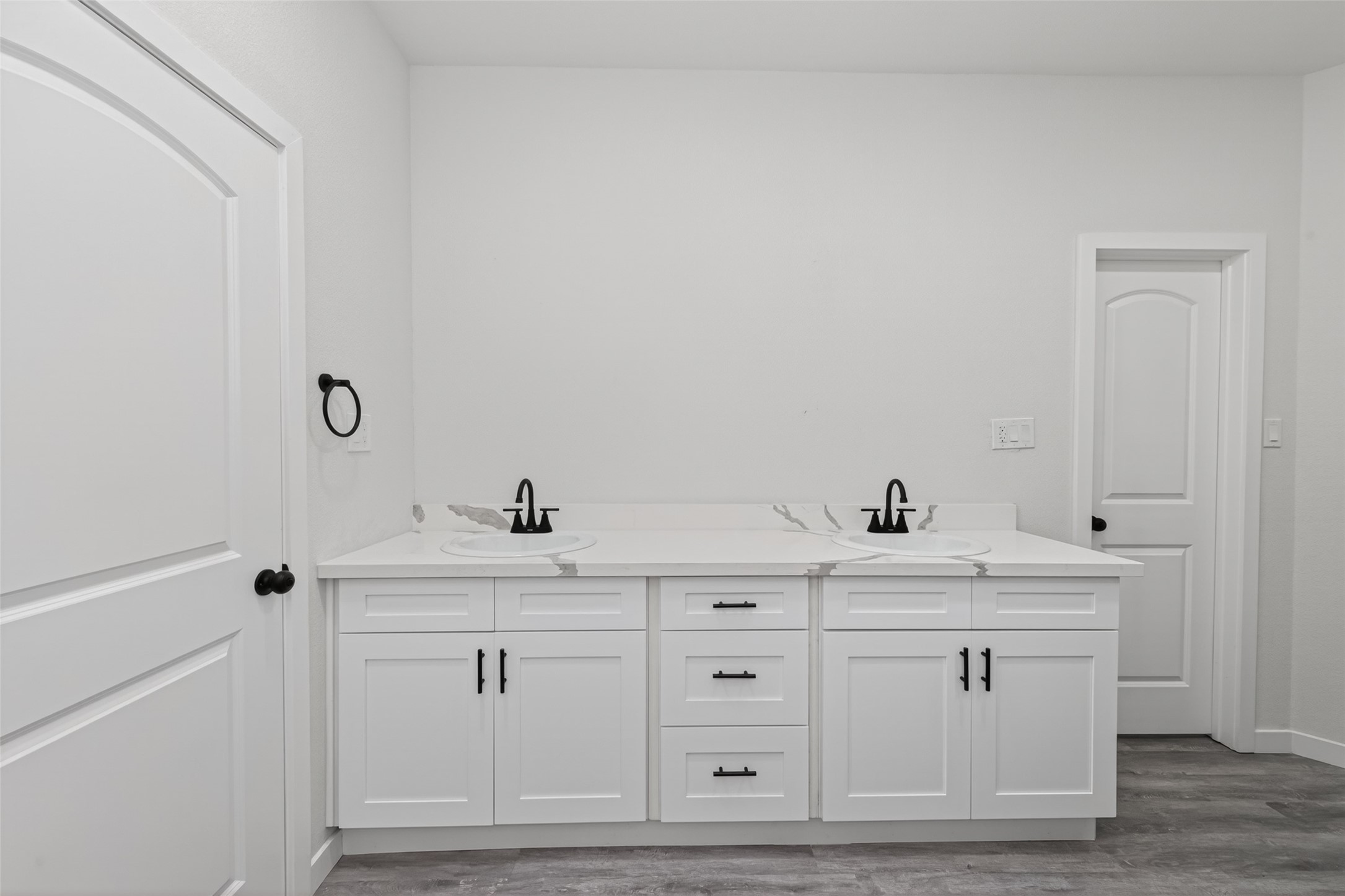 6921 Road 5503 Property Photo 14