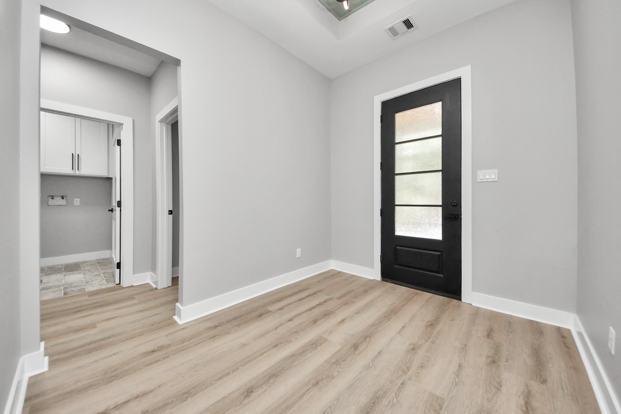 216 W Curtis Avenue Property Photo 8
