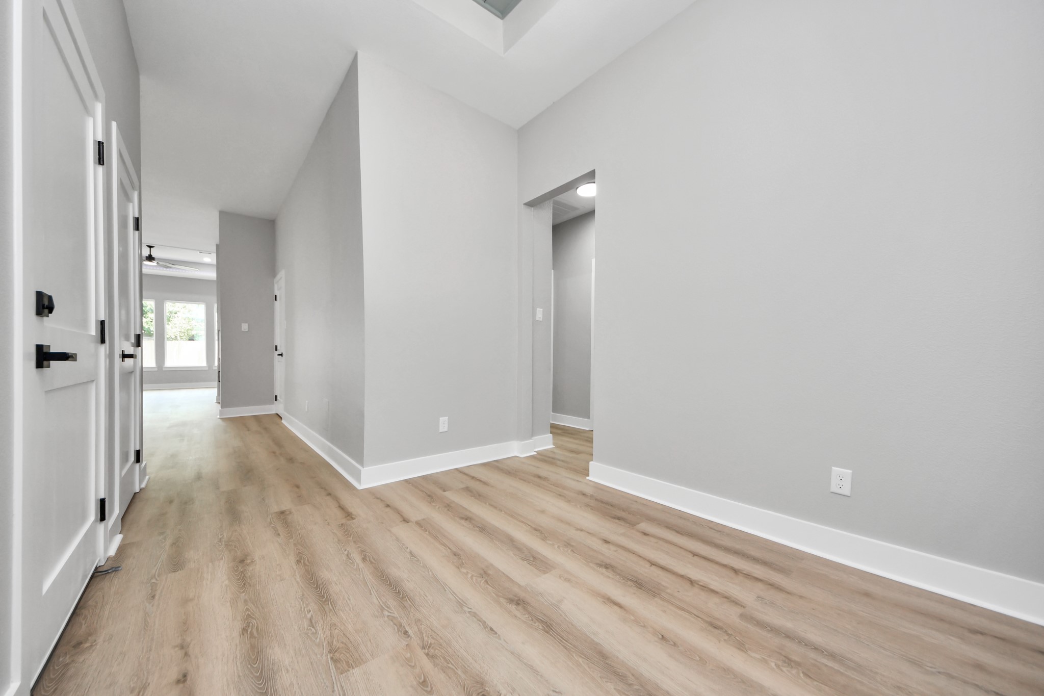 216 W Curtis Avenue Property Photo 9