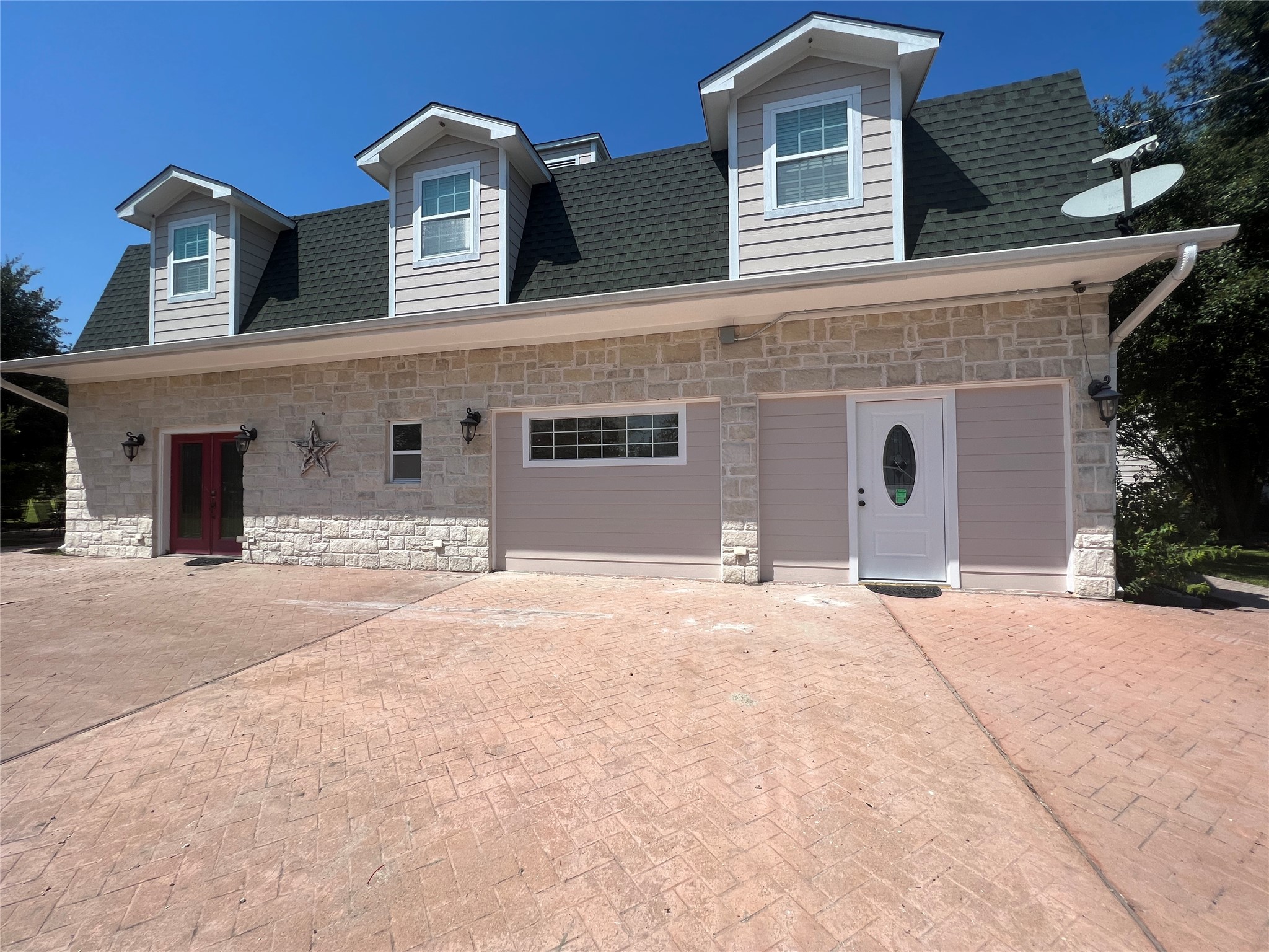9500 Mayfield Avenue E Property Photo 1