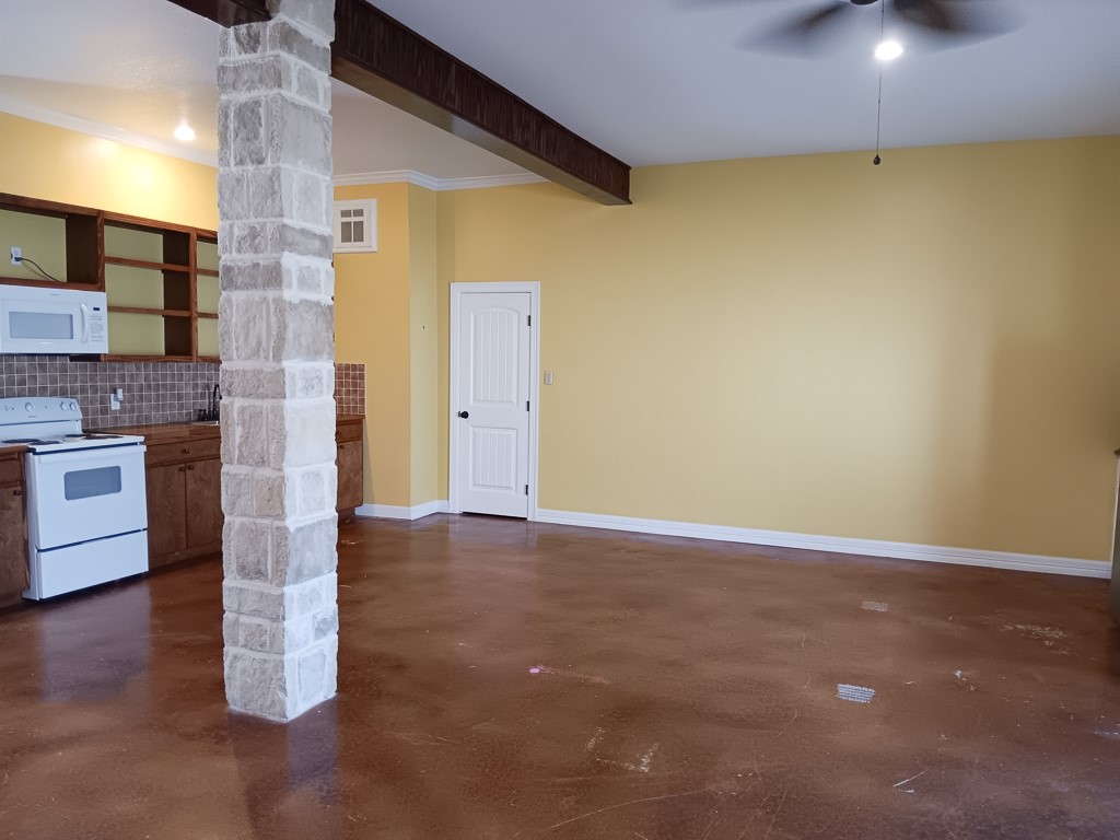 9500 Mayfield Avenue E Property Photo 6