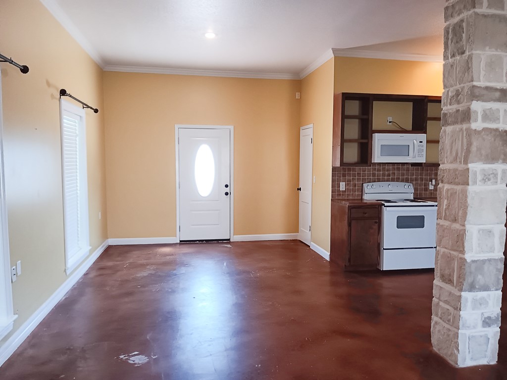9500 Mayfield Avenue E Property Photo 11
