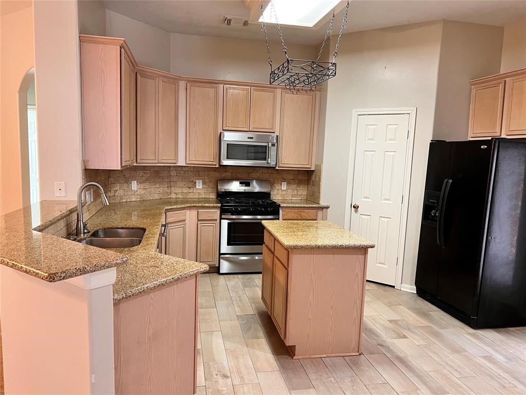 3115 Candle Pond Lane Property Photo 3