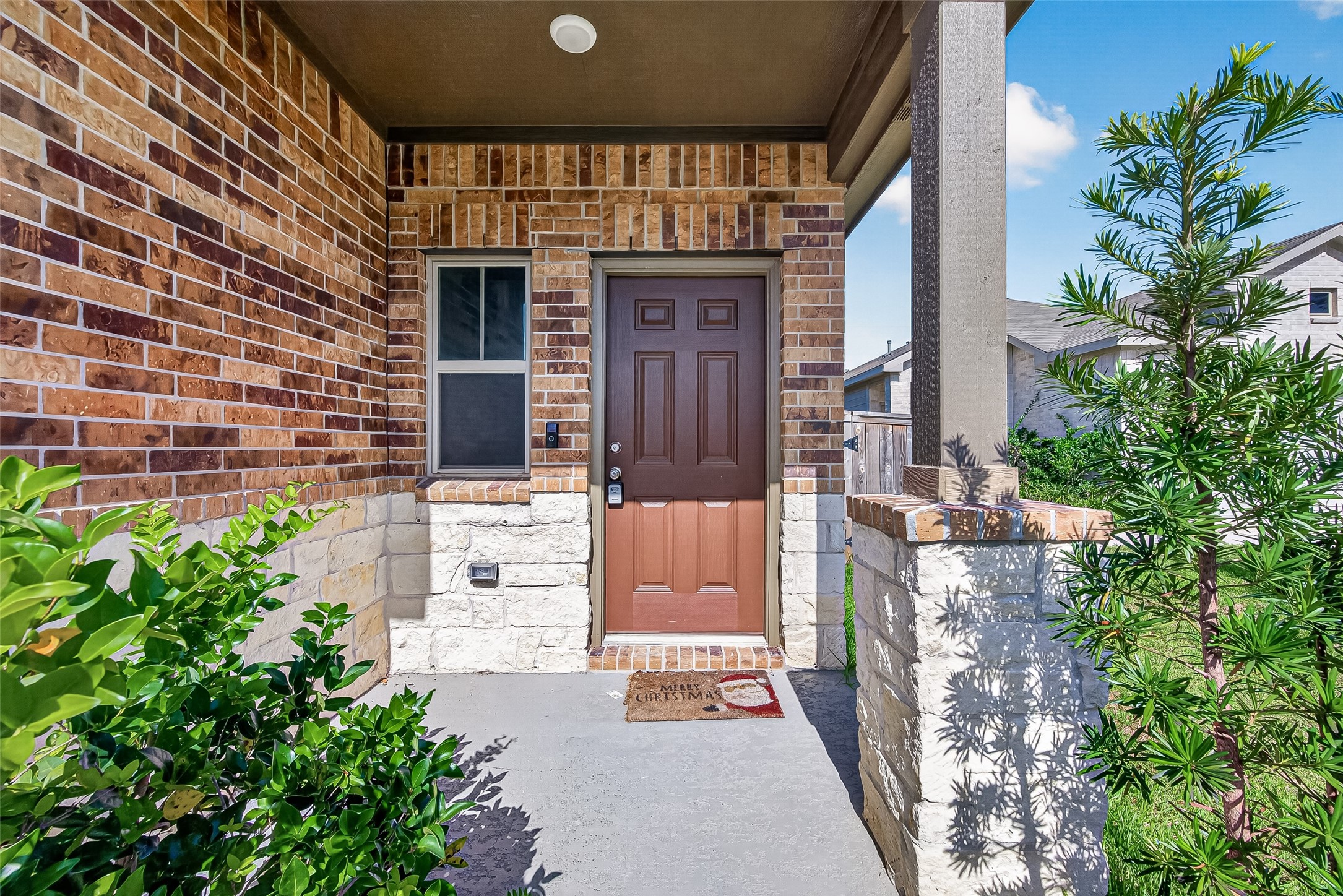 16737 Oak Bough Drive Property Photo 4