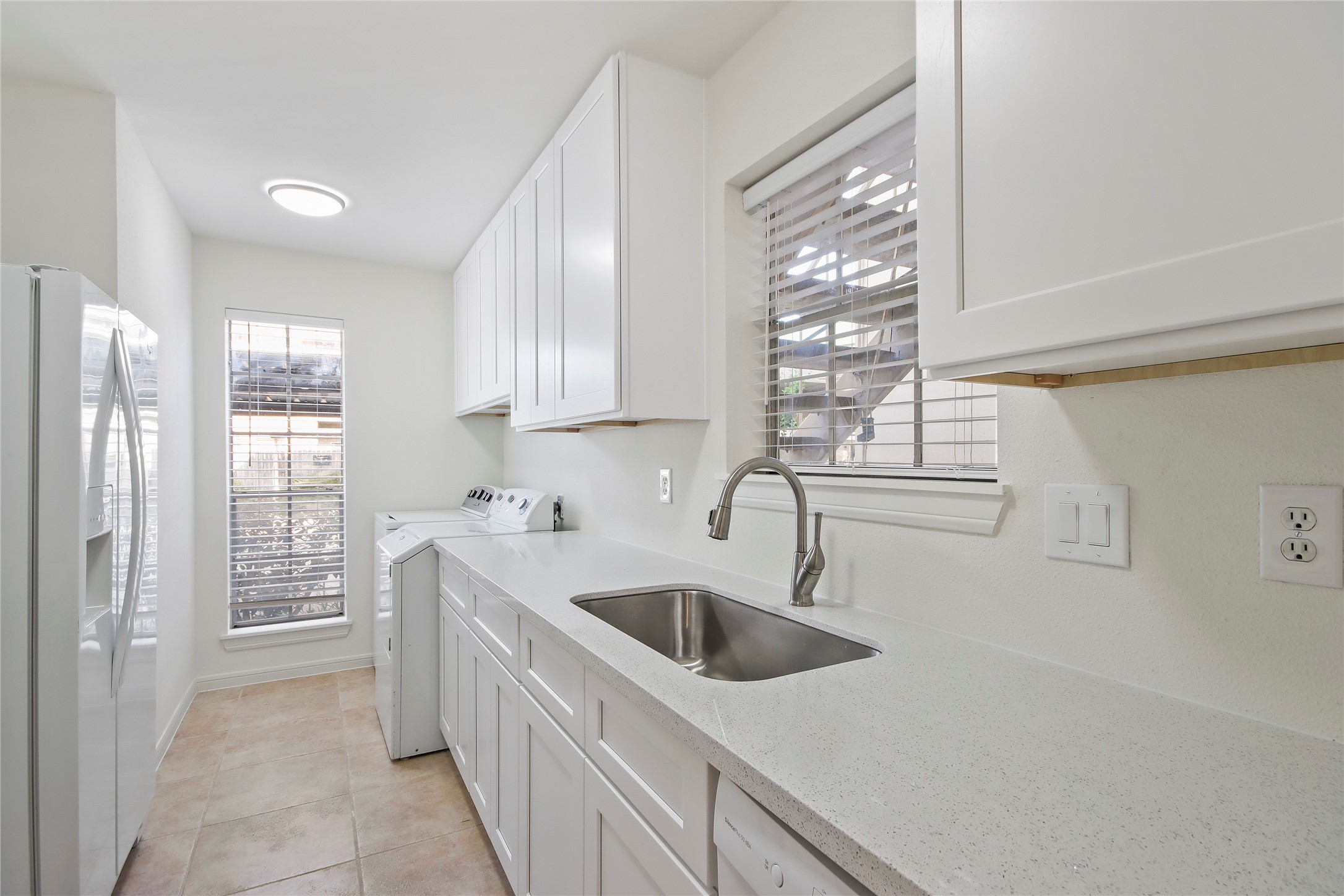 11201 Lynbrook Drive 3503 Property Photo 4