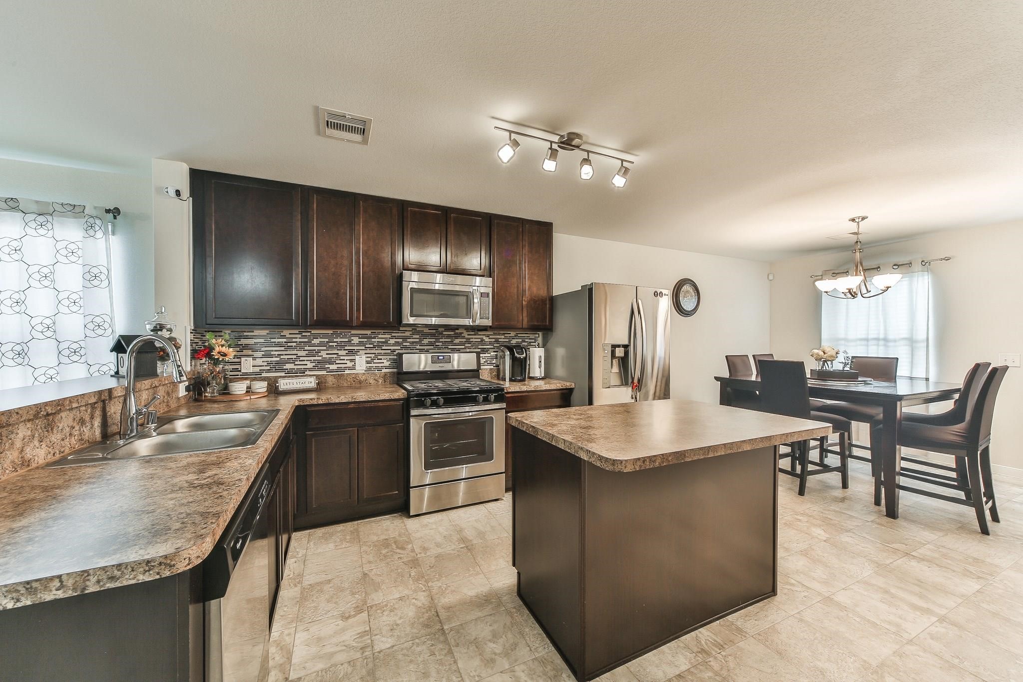 15411 Sienna Peak Lane Property Photo 8