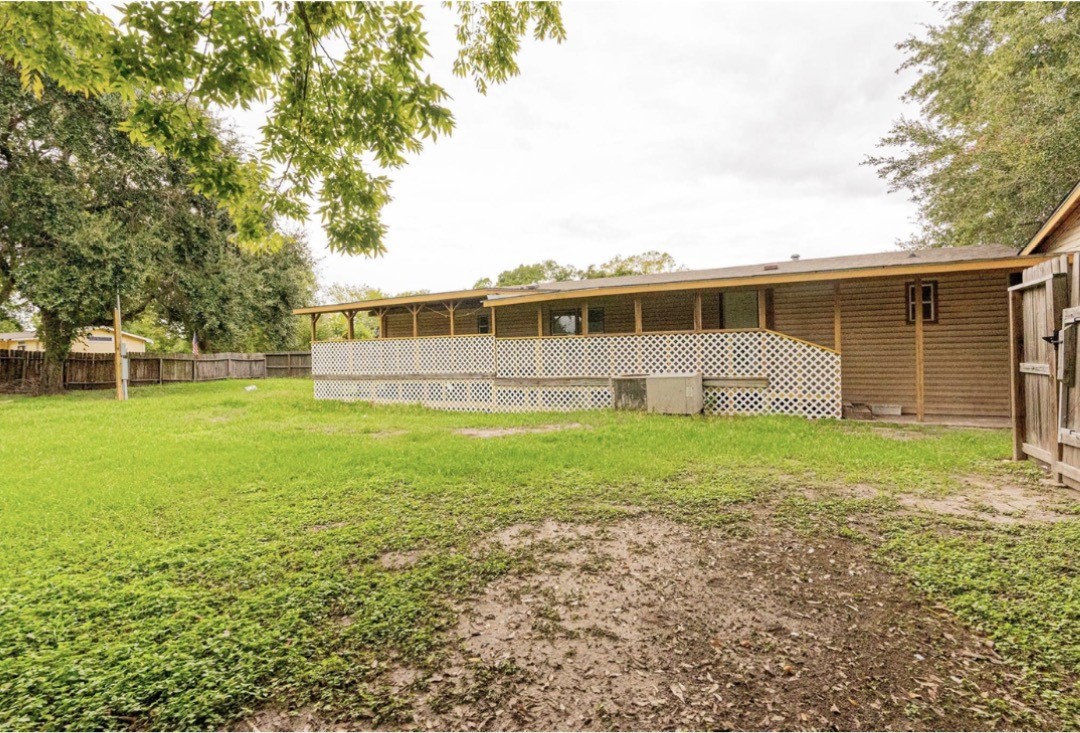 2422 Avilion Court Property Photo 9