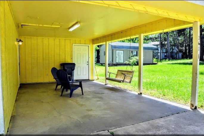 161 Yellowstone Property Photo 3
