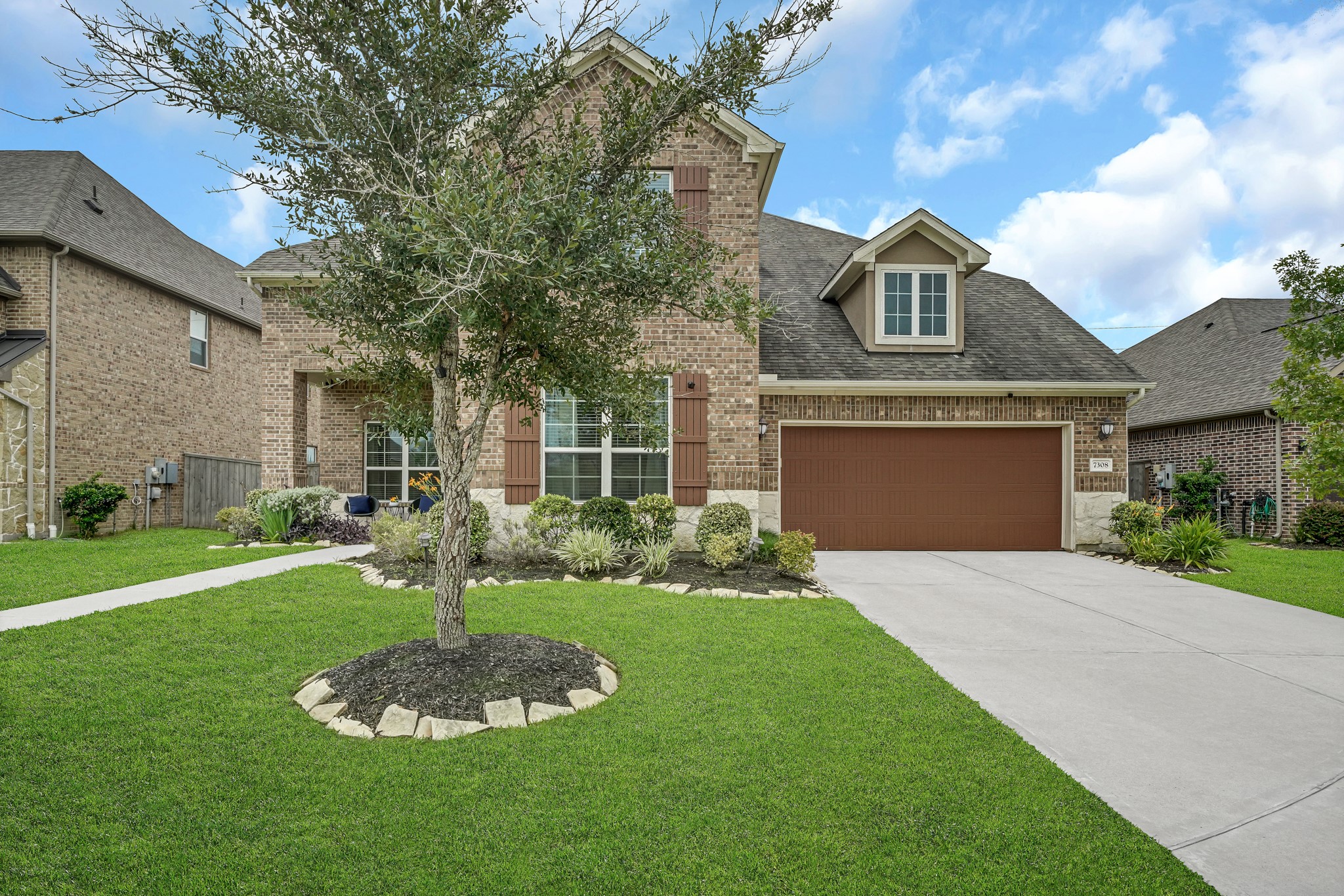 7308 Lake View Terrace Drive Property Photo 1