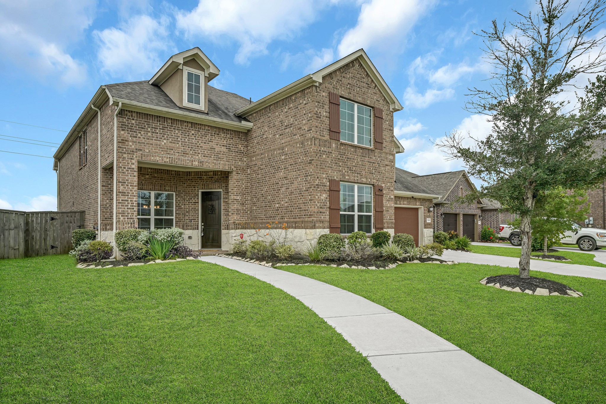 7308 Lake View Terrace Drive Property Photo 3