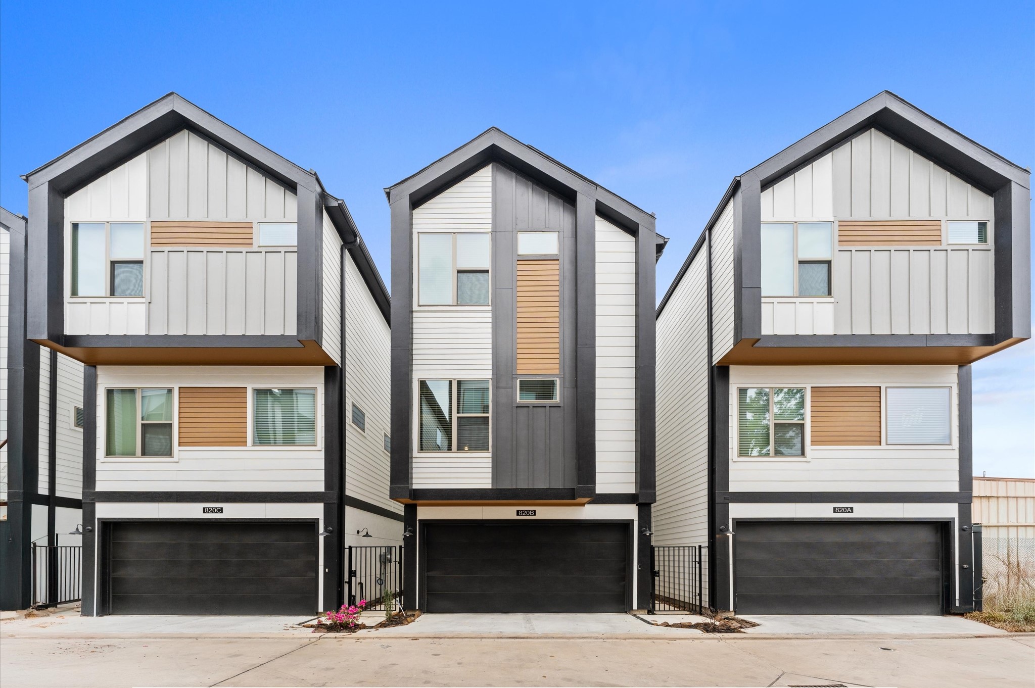 820 Curtin Street B Property Photo