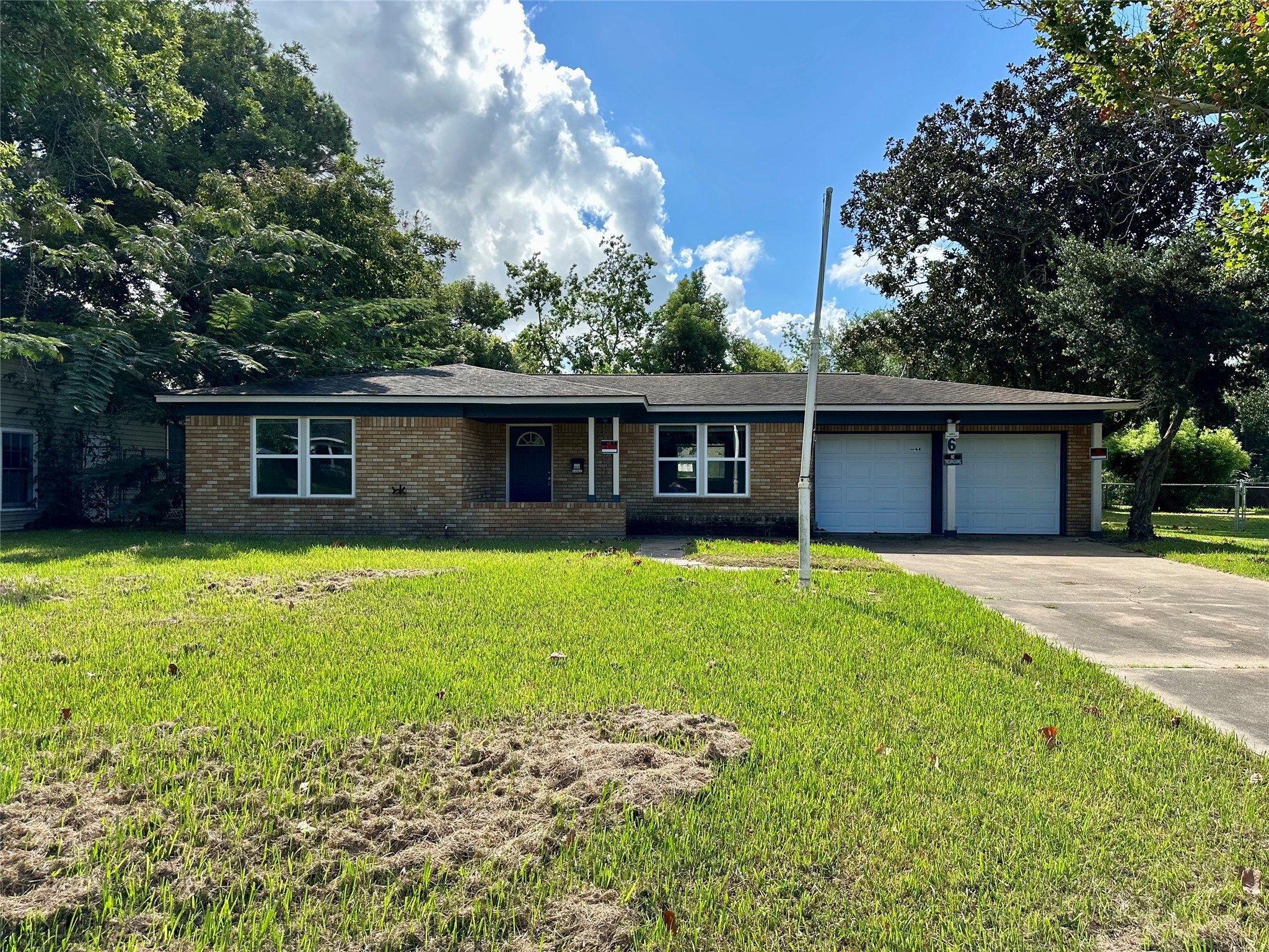 6 Southlawn Circle Property Photo 1