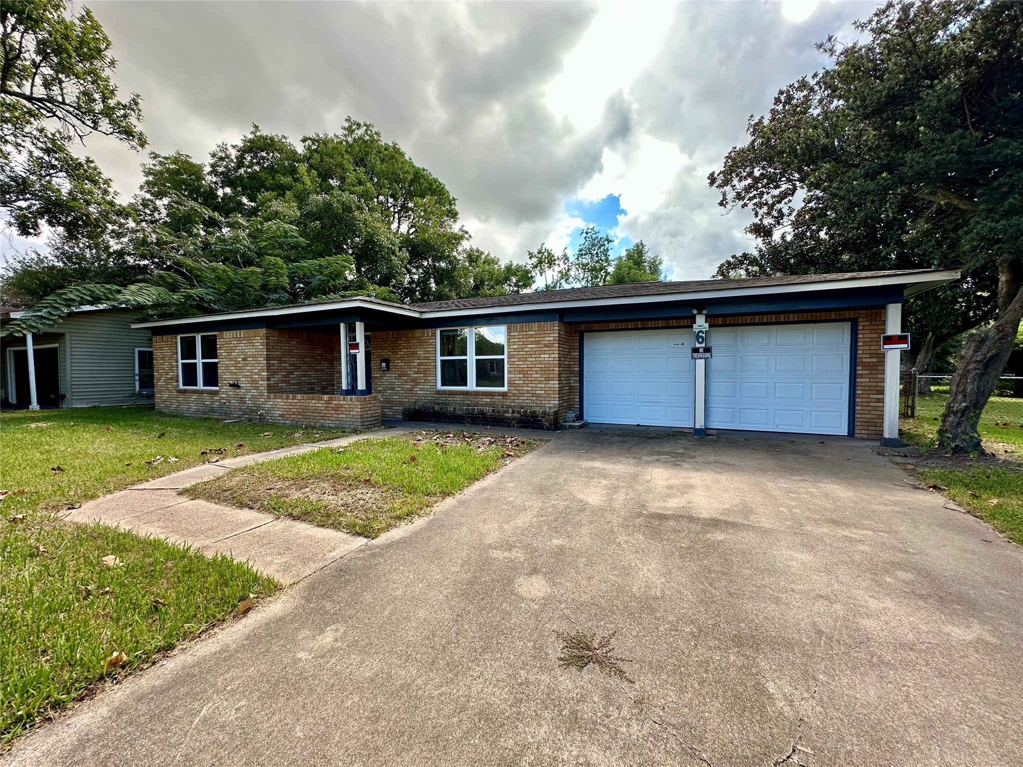 6 Southlawn Circle Property Photo 3