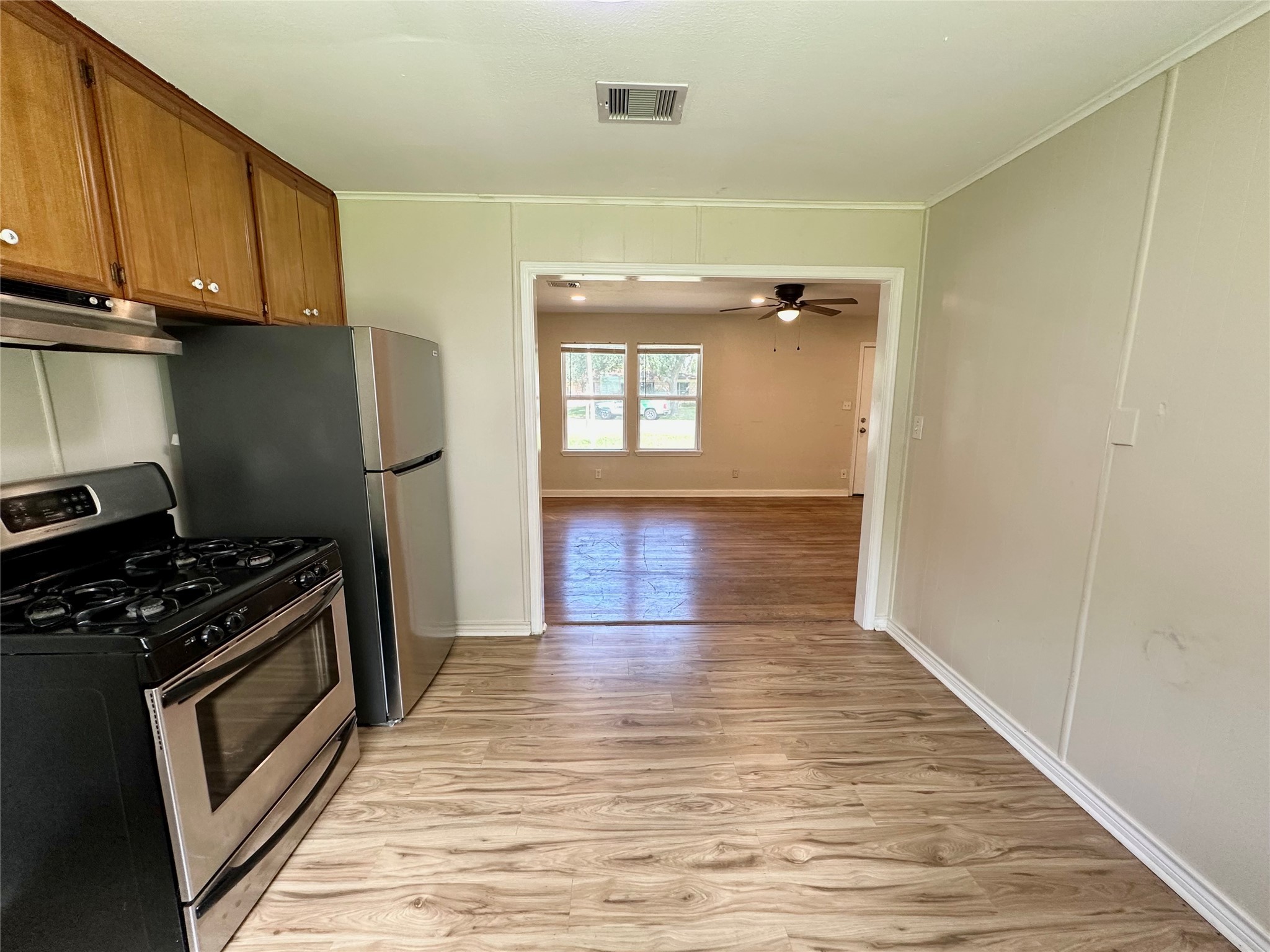 6 Southlawn Circle Property Photo 7