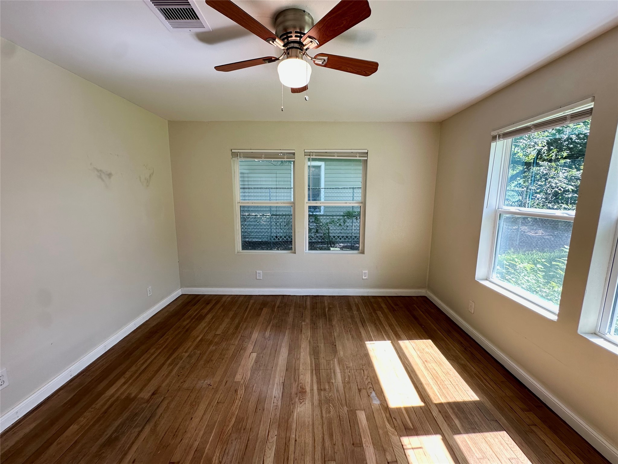 6 Southlawn Circle Property Photo 8