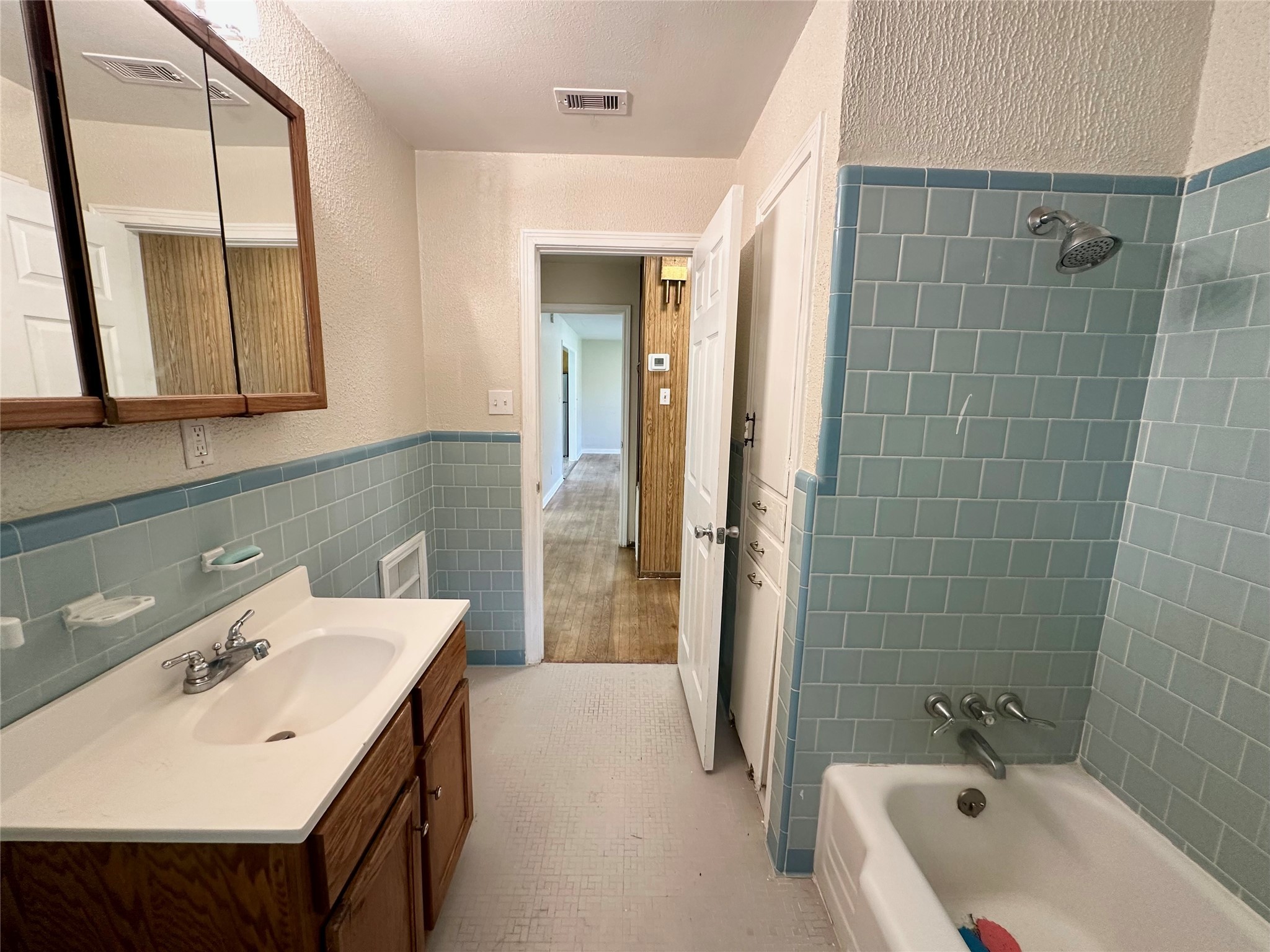 6 Southlawn Circle Property Photo 15