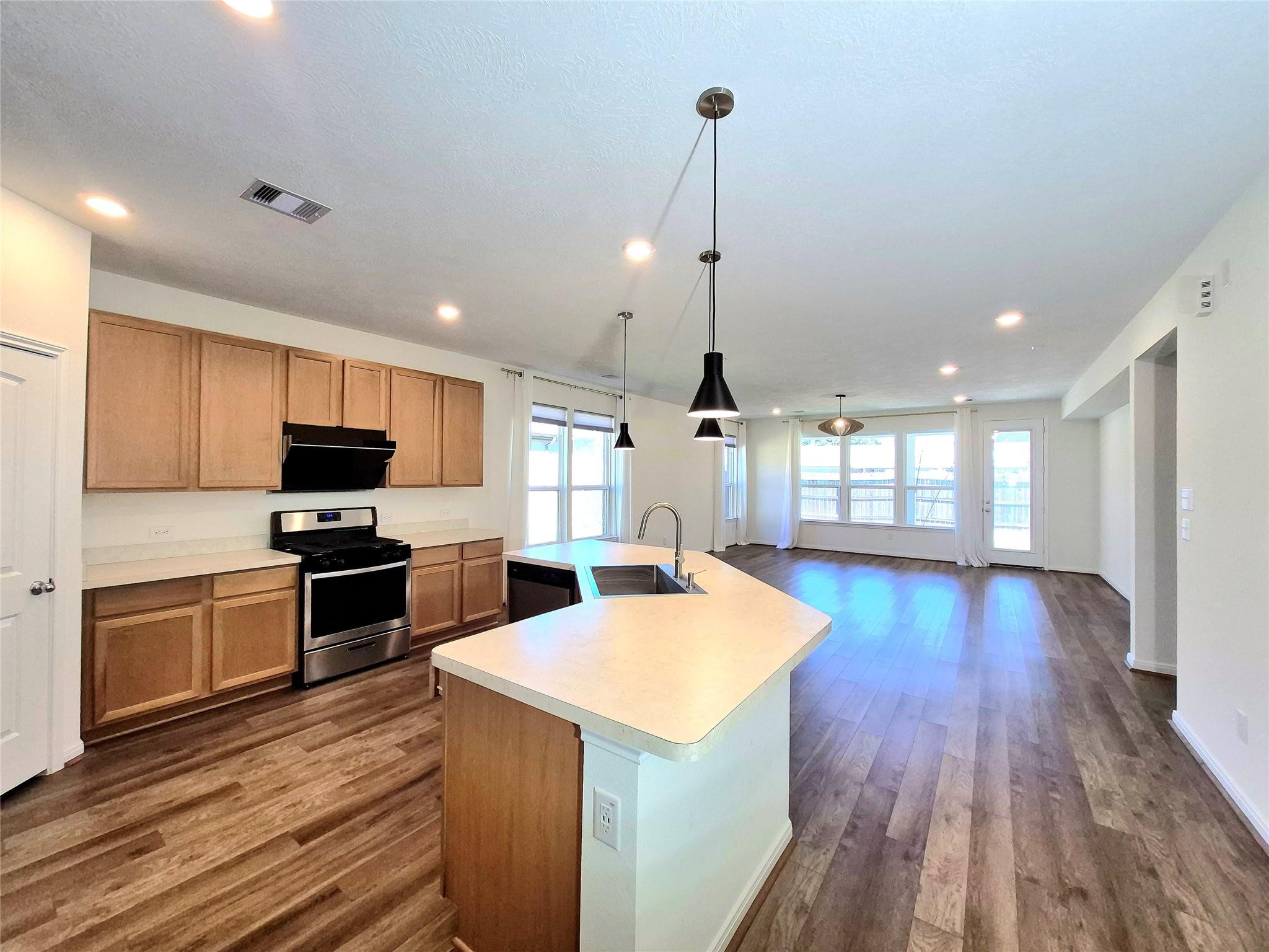 6111 Whitewing Road Property Photo 5