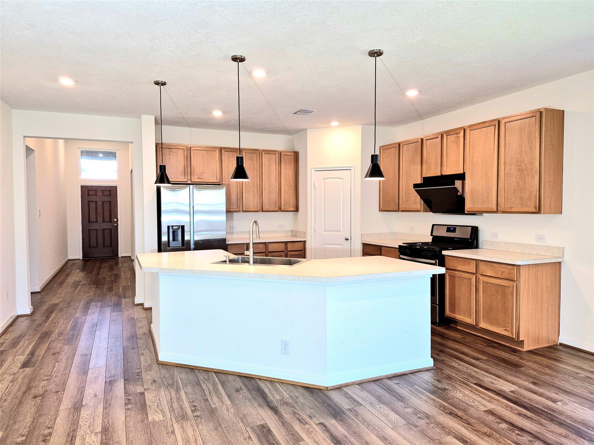 6111 Whitewing Road Property Photo 6
