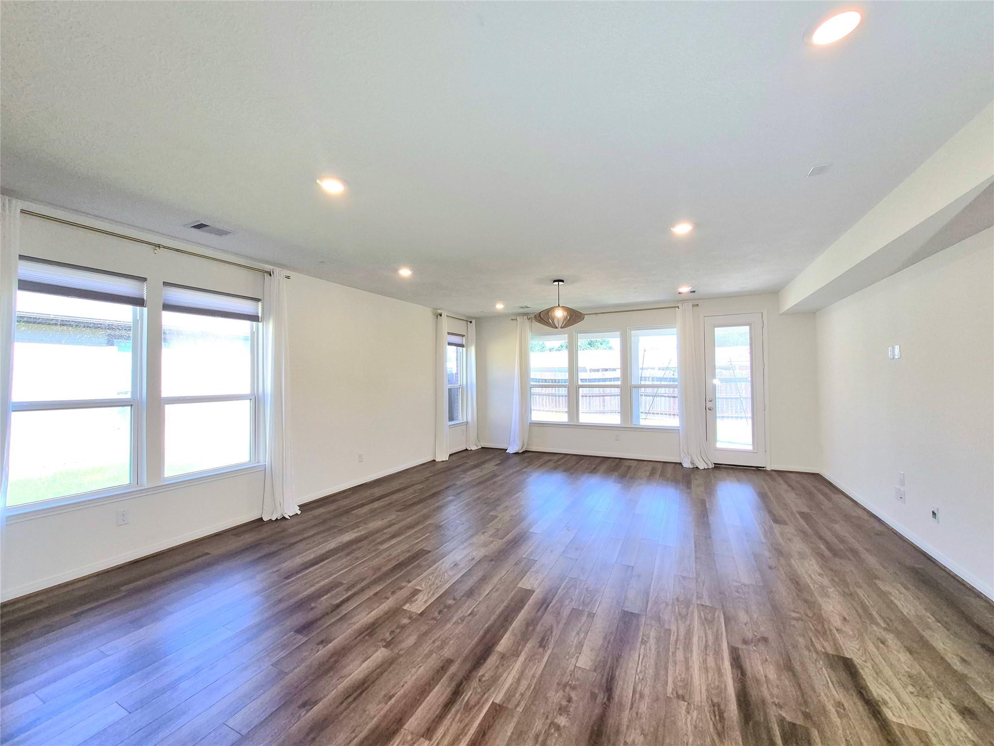 6111 Whitewing Road Property Photo 10