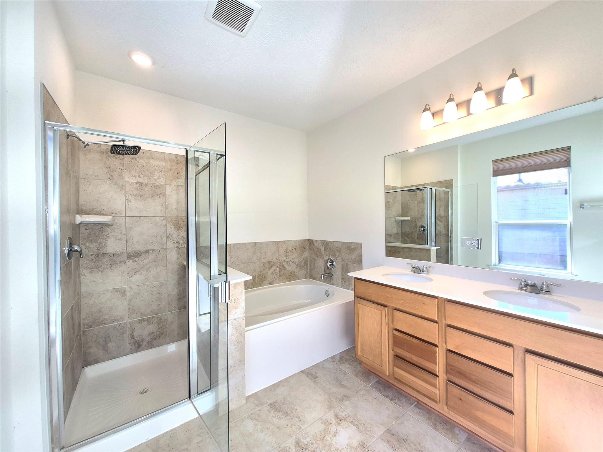 6111 Whitewing Road Property Photo 14