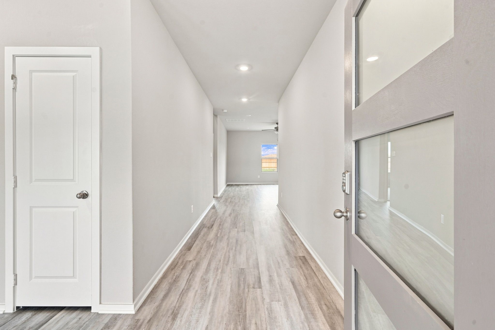 6711 Pebble Bluff Court Property Photo 4