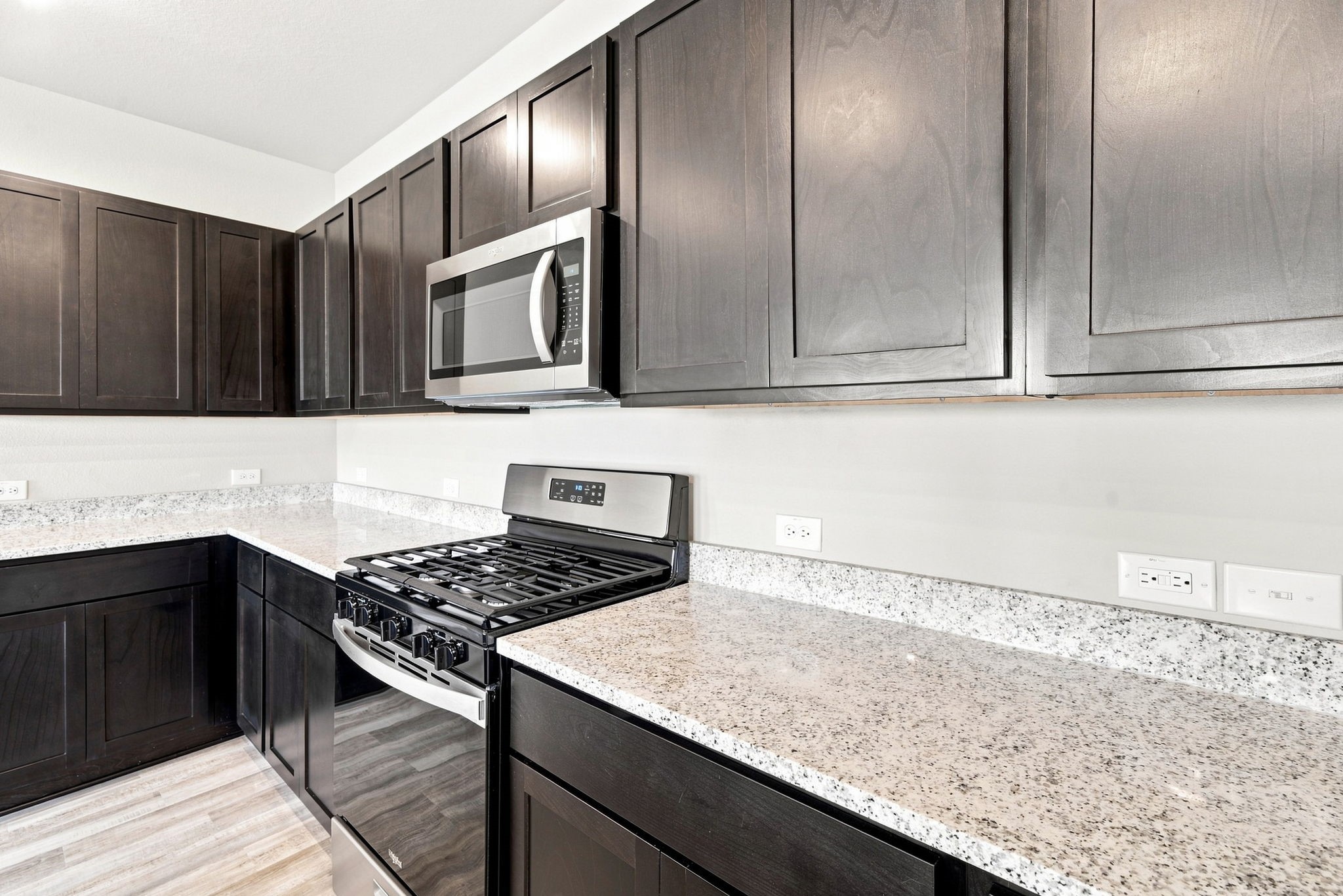 6711 Pebble Bluff Court Property Photo 10