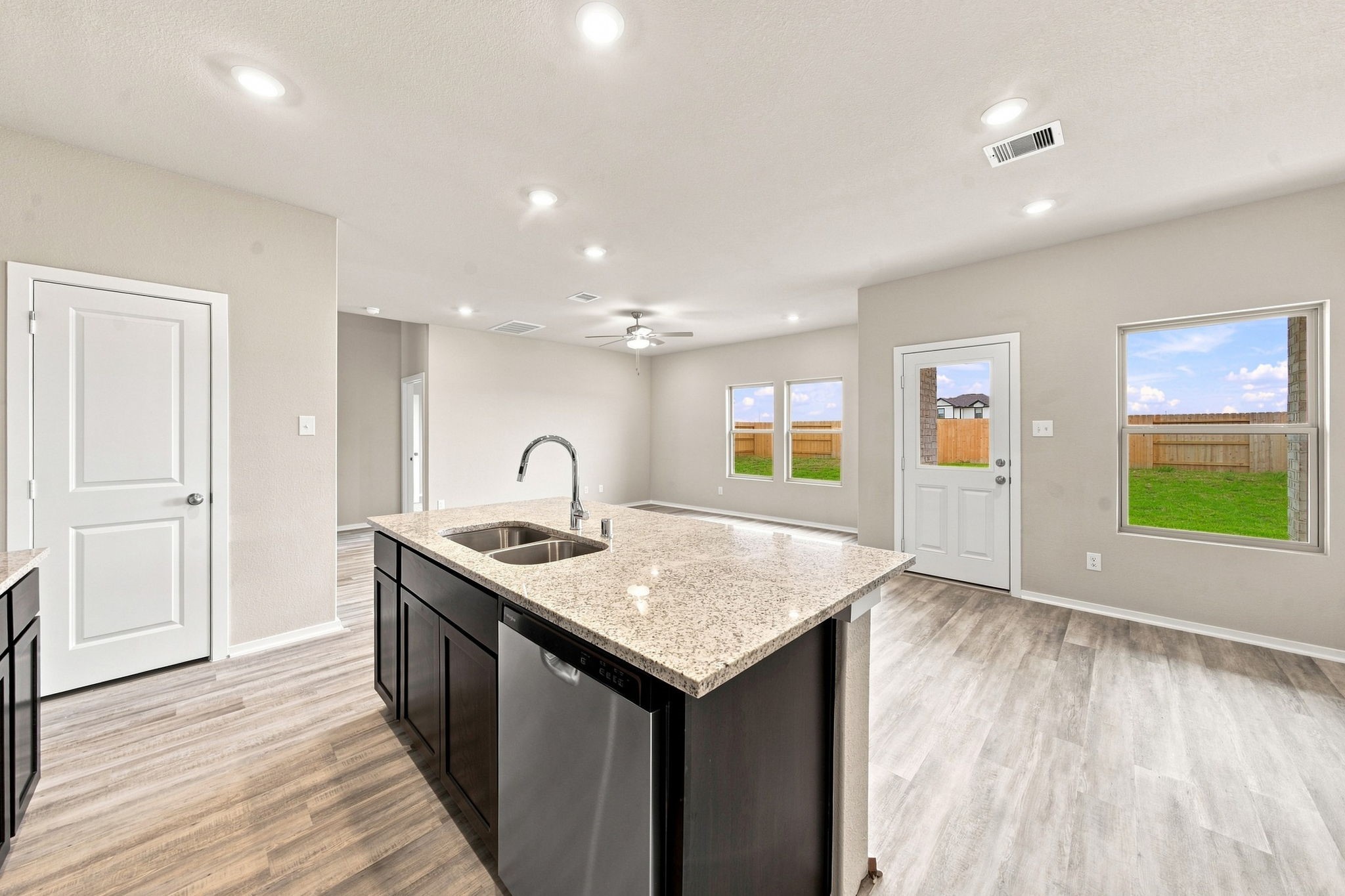 6711 Pebble Bluff Court Property Photo 11